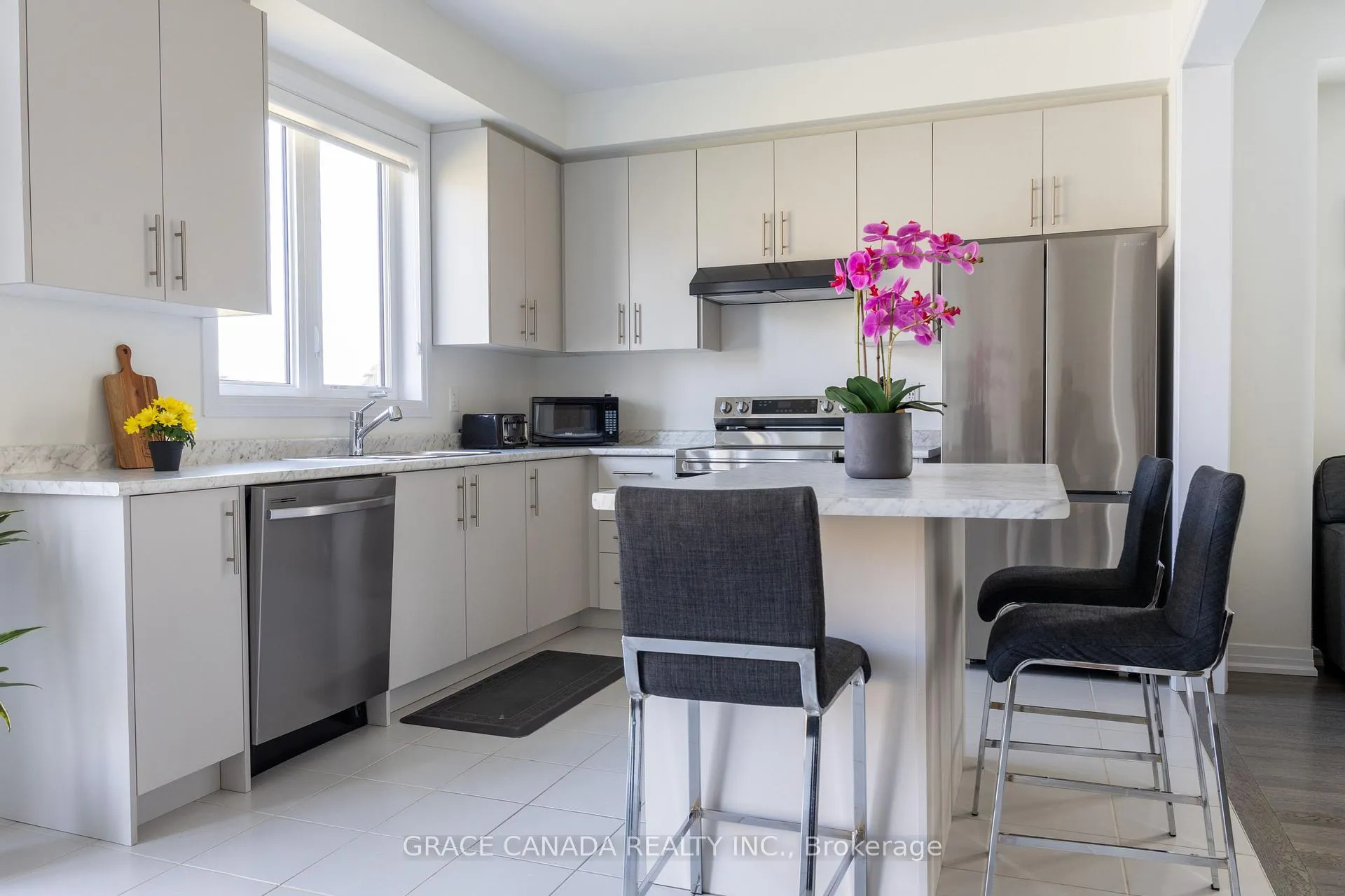 Photo 20 of 16 Brighton Lane, Thorold, Rolling Meadows — HOMEH