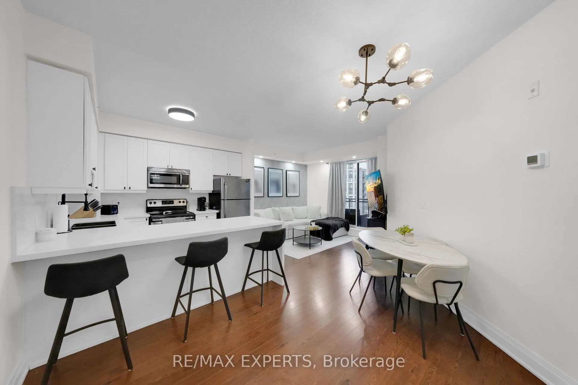 Photo 3 of Unit 606, 24 Woodstream Boulevard, Vaughan, Vaughan Grove — HOMEH