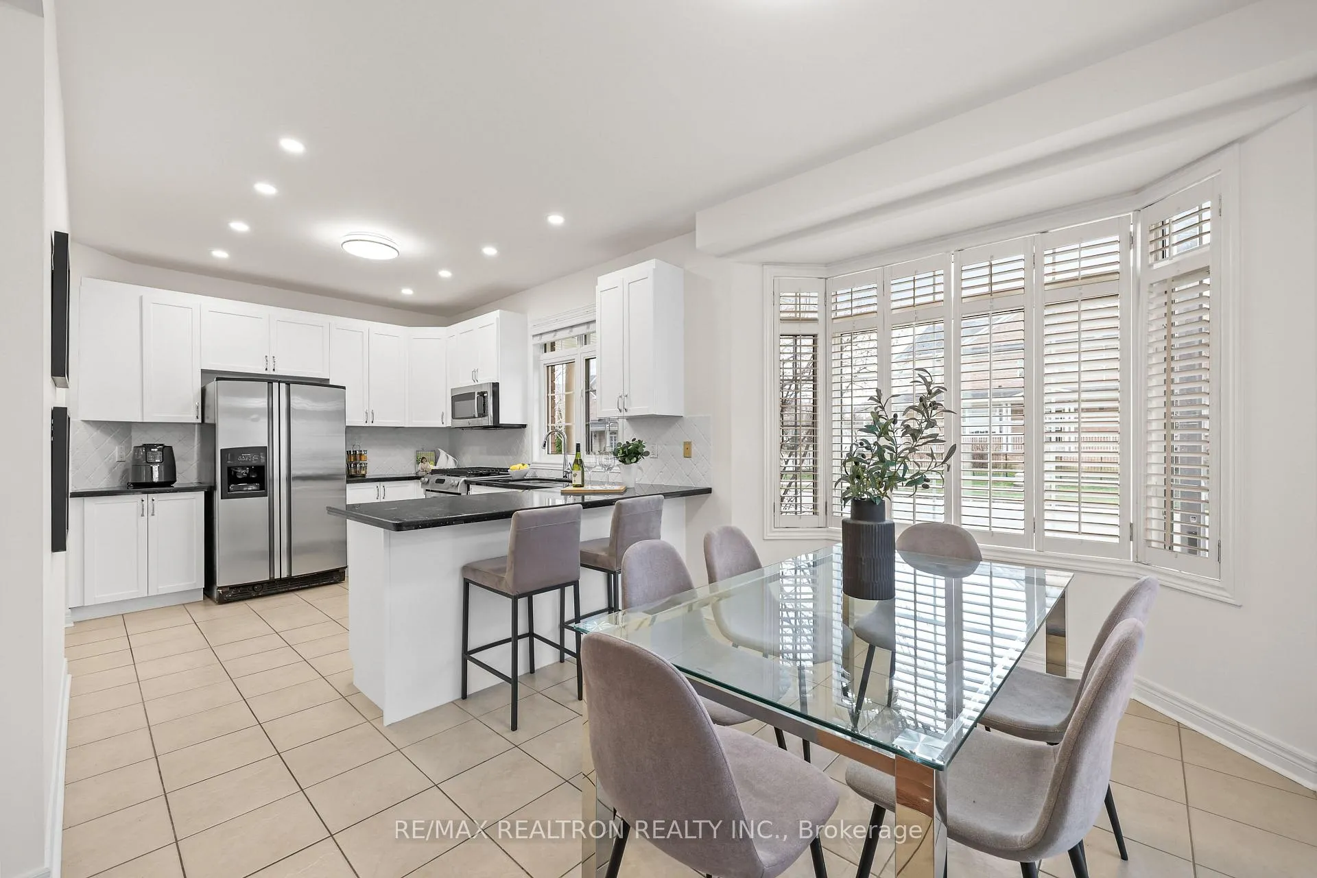 Photo 6 of 2 Serene Way, Vaughan, Patterson — HOMEH