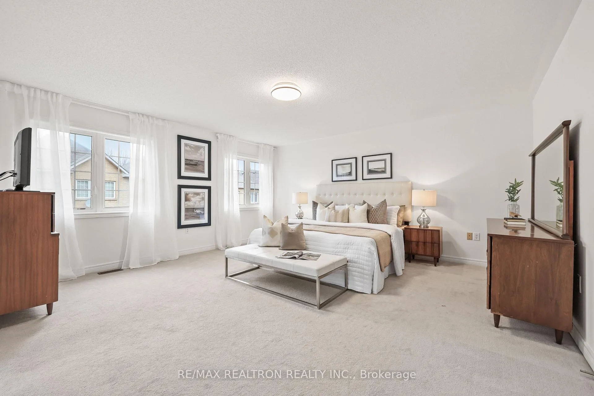 Photo 9 of 2 Serene Way, Vaughan, Patterson — HOMEH