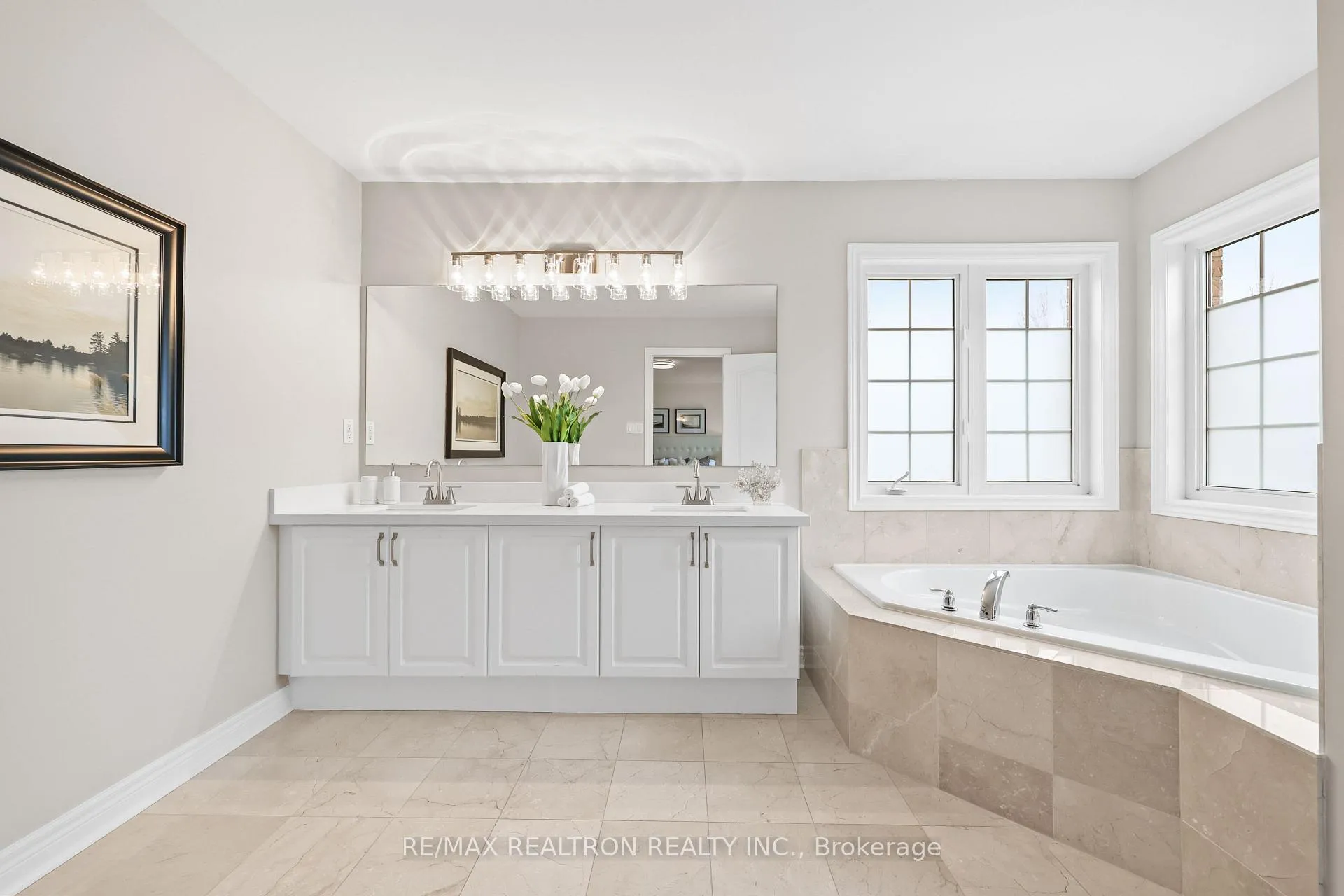 Photo 11 of 2 Serene Way, Vaughan, Patterson — HOMEH