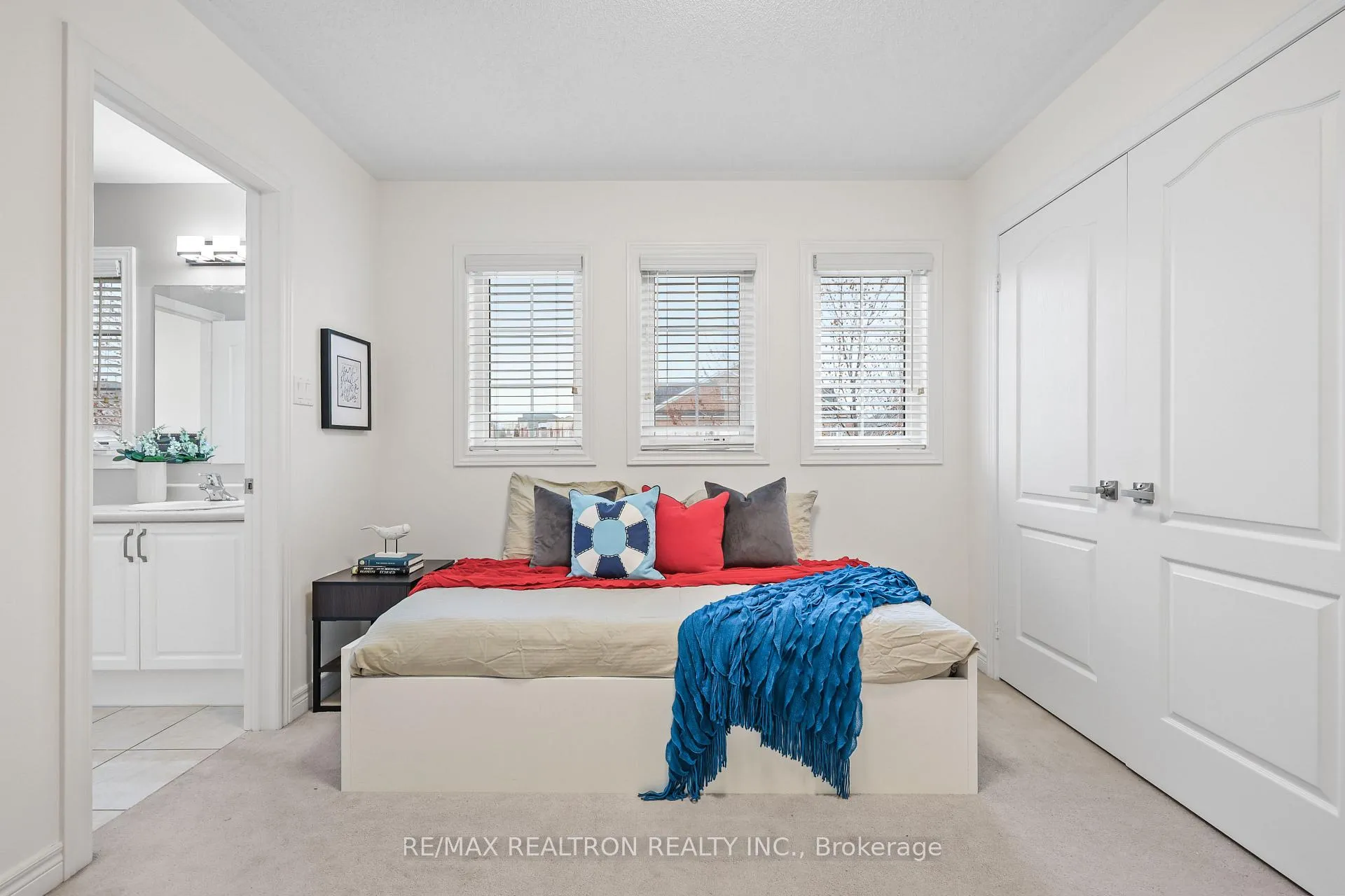 Photo 15 of 2 Serene Way, Vaughan, Patterson — HOMEH