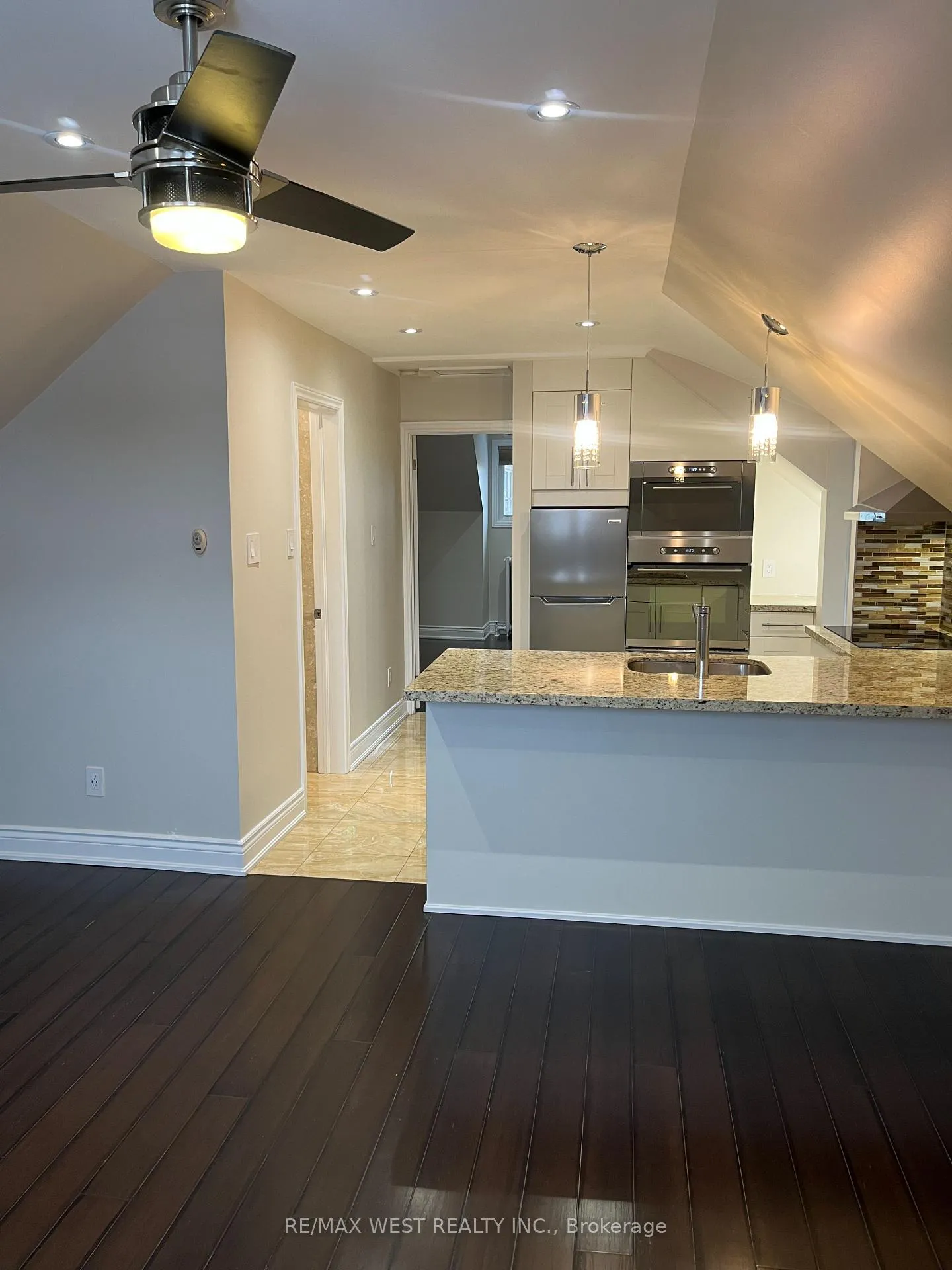Photo 10 of Unit 3, 900 Avenue Road, Toronto, Yonge-Eglinton — HOMEH