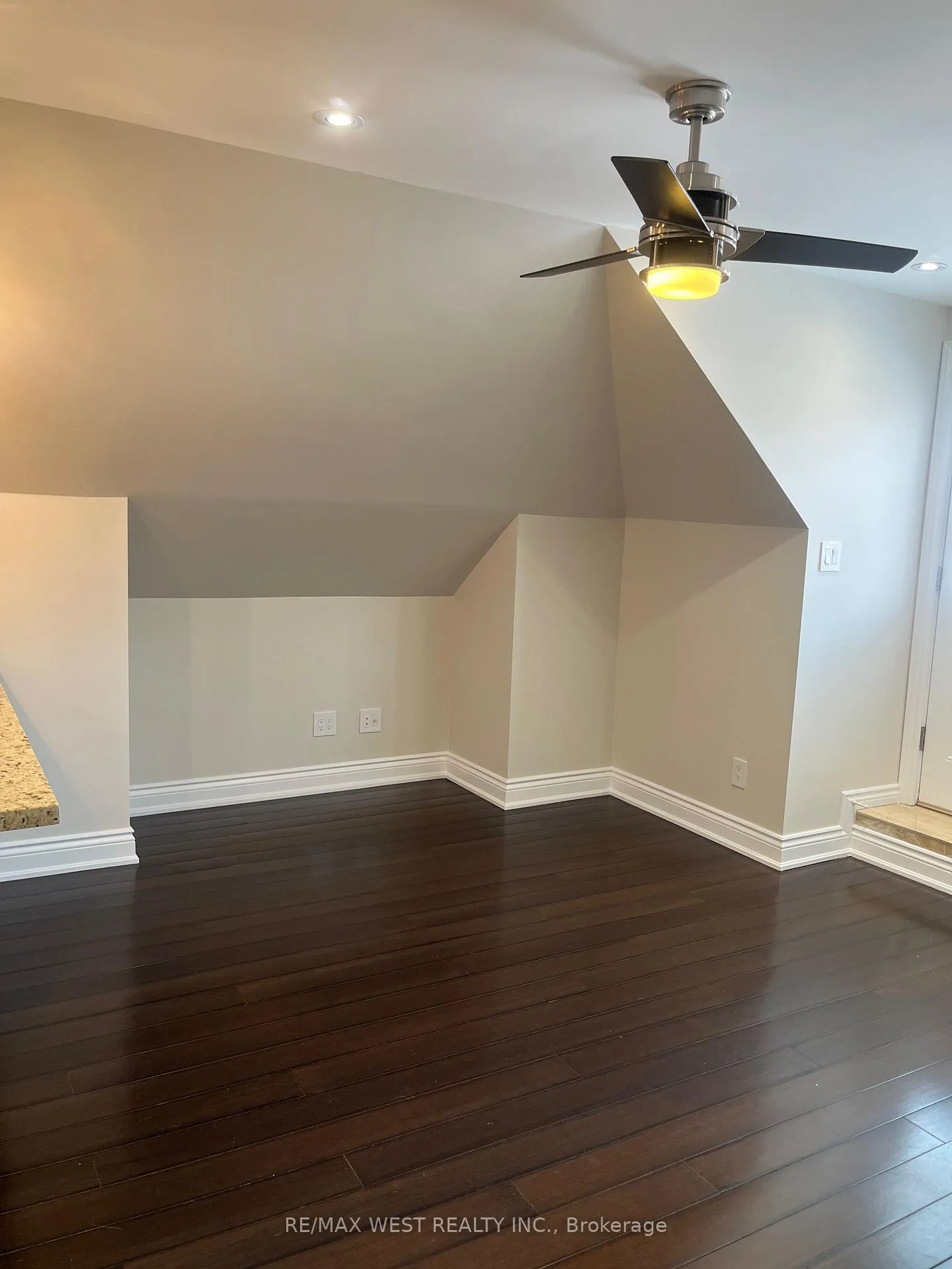 Photo 18 of Unit 3, 900 Avenue Road, Toronto, Yonge-Eglinton — HOMEH