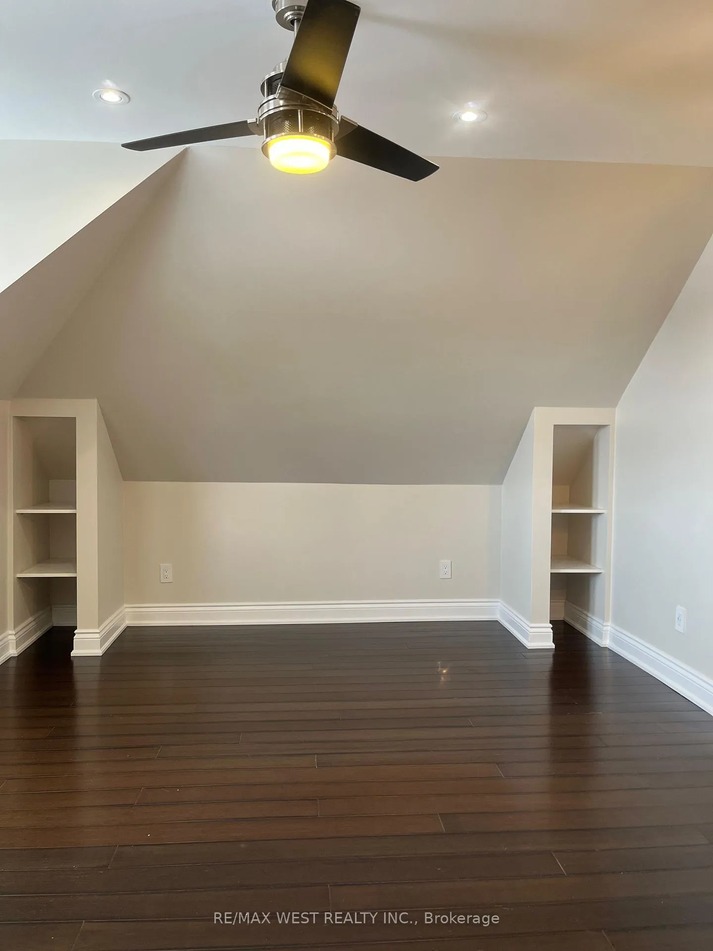 Photo 19 of Unit 3, 900 Avenue Road, Toronto, Yonge-Eglinton — HOMEH