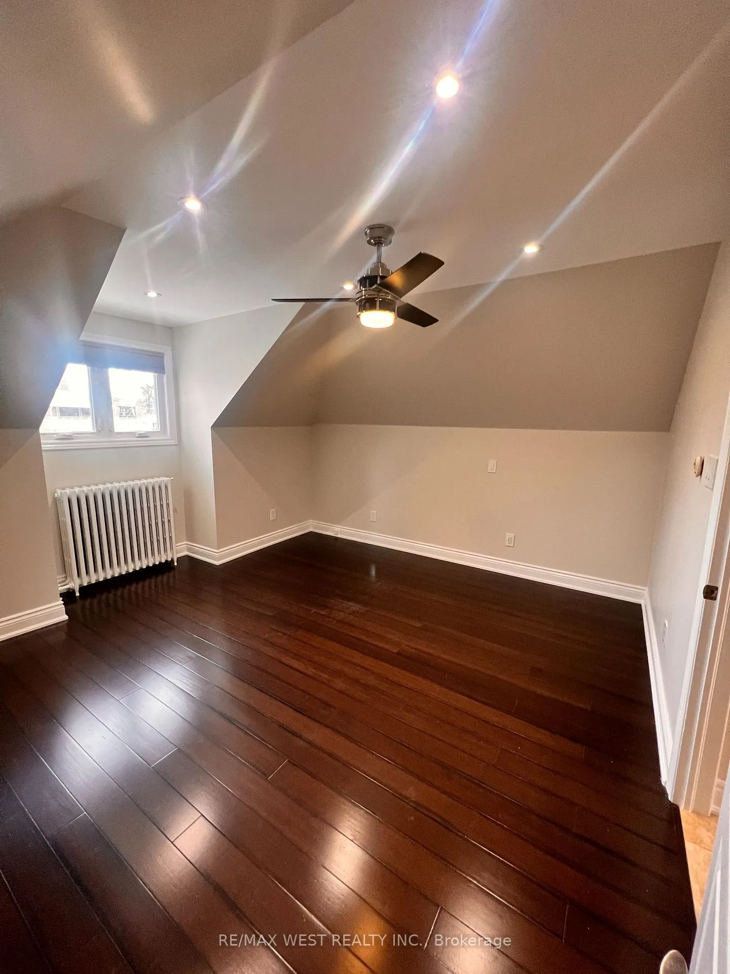Photo 25 of Unit 3, 900 Avenue Road, Toronto, Yonge-Eglinton — HOMEH