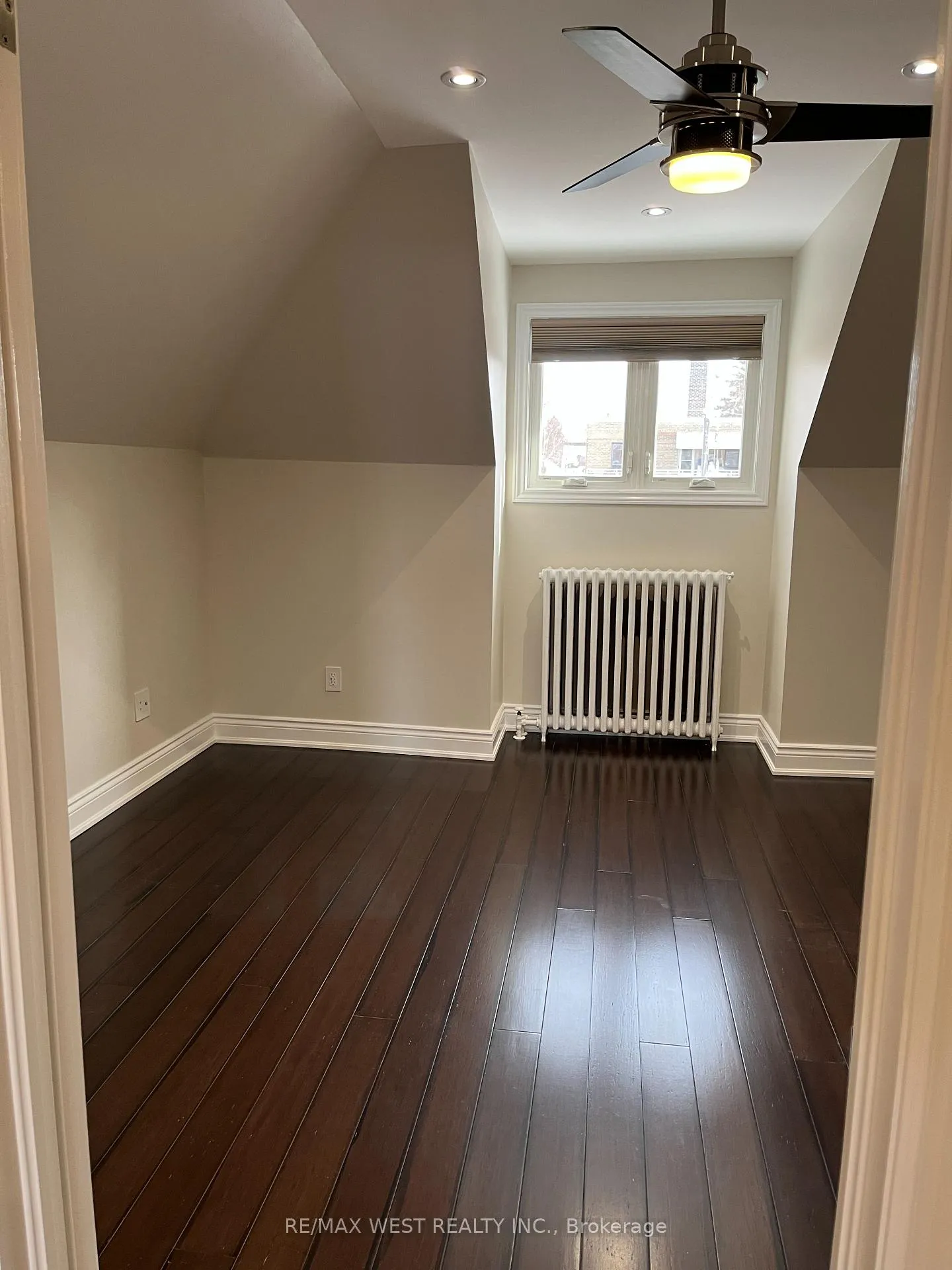 Photo 26 of Unit 3, 900 Avenue Road, Toronto, Yonge-Eglinton — HOMEH
