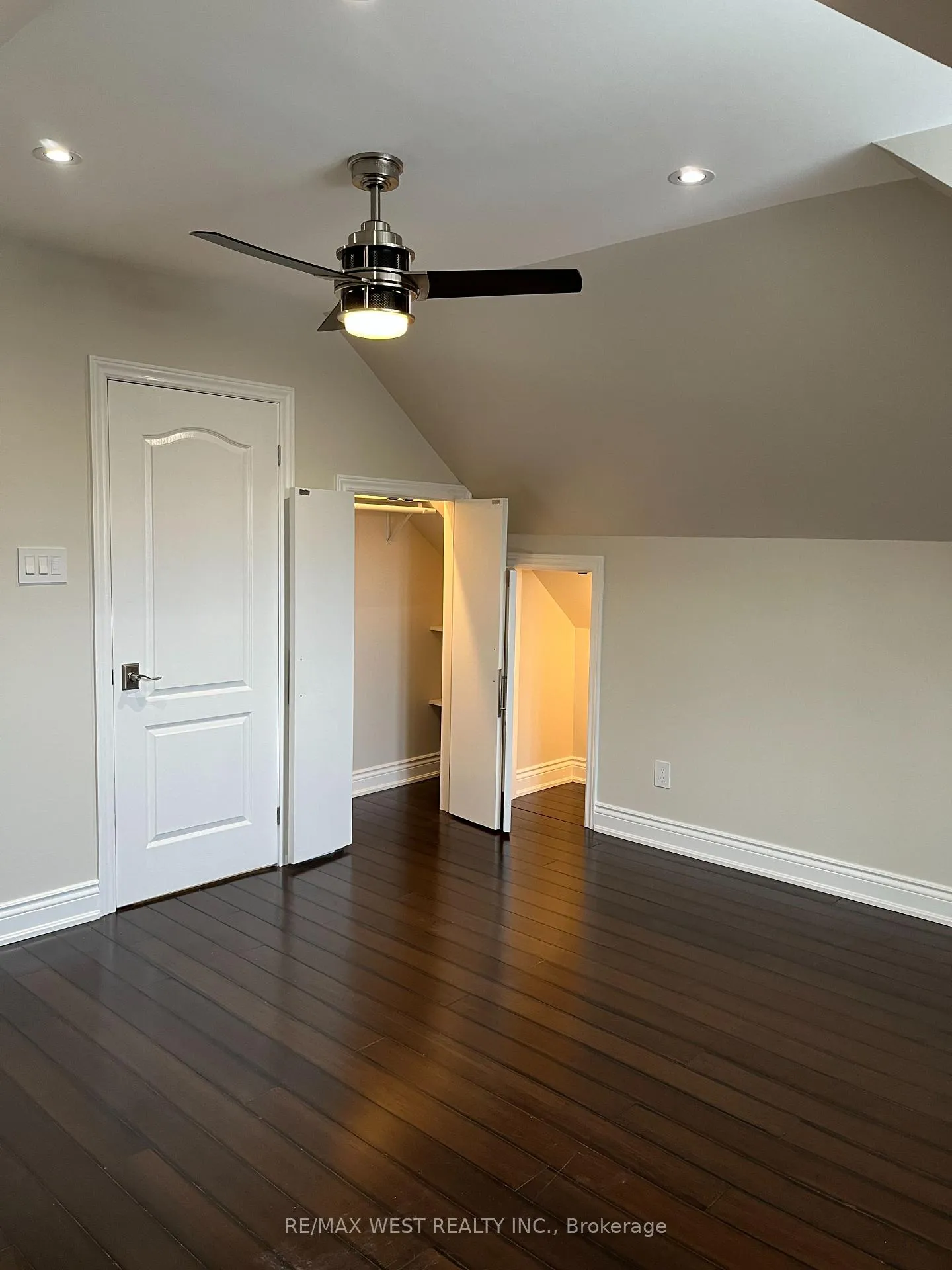 Photo 29 of Unit 3, 900 Avenue Road, Toronto, Yonge-Eglinton — HOMEH