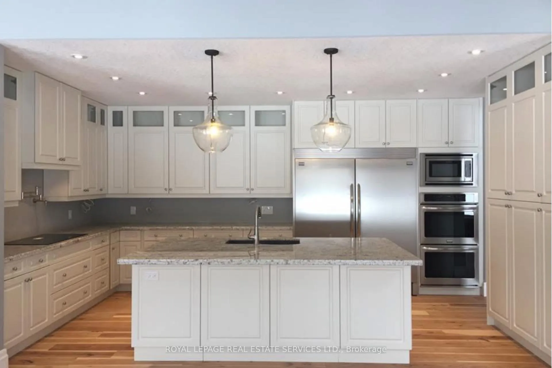 Photo 1 of 18 Walnut Drive, Wasaga Beach — HOMEH