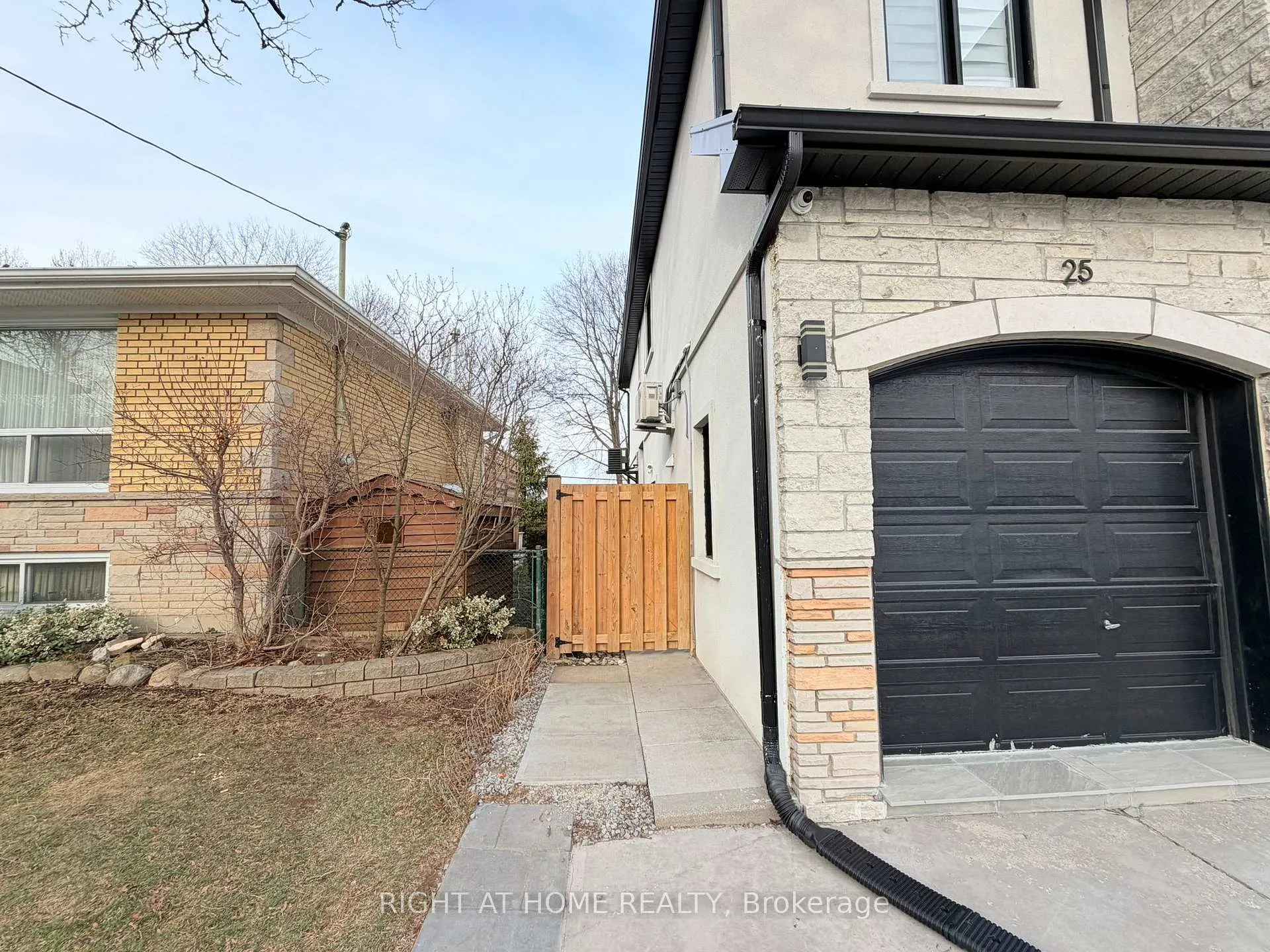 Photo 2 of Unit Lower, 25 Duffield Road E, Etobicoke, Willowridge-Martingrove-Richview — HOMEH