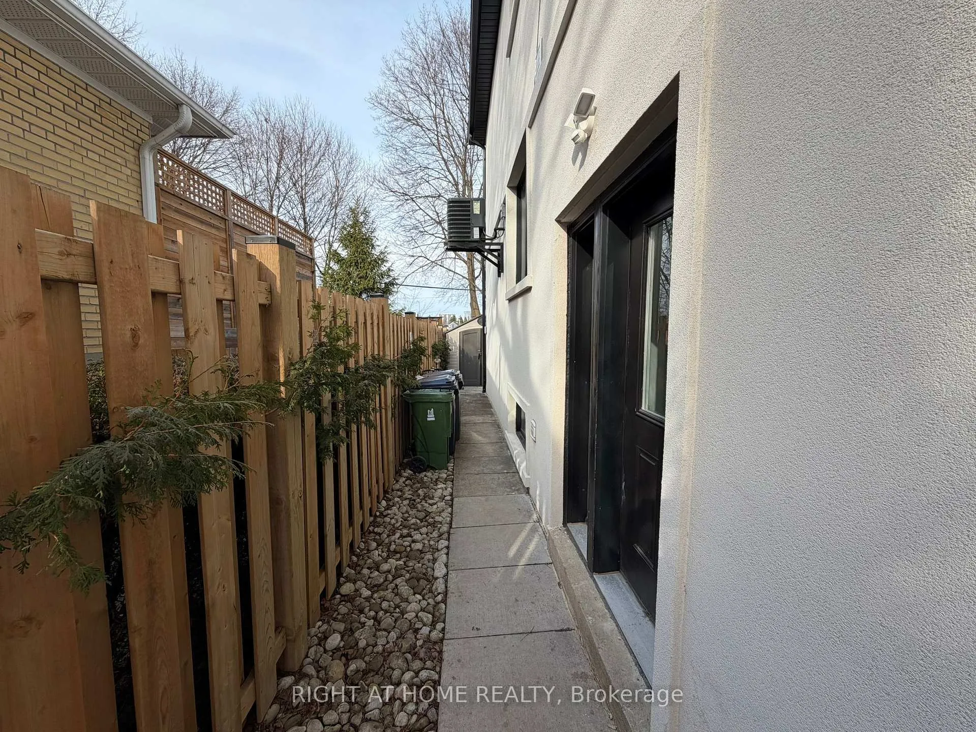 Photo 3 of Unit Lower, 25 Duffield Road E, Etobicoke, Willowridge-Martingrove-Richview — HOMEH