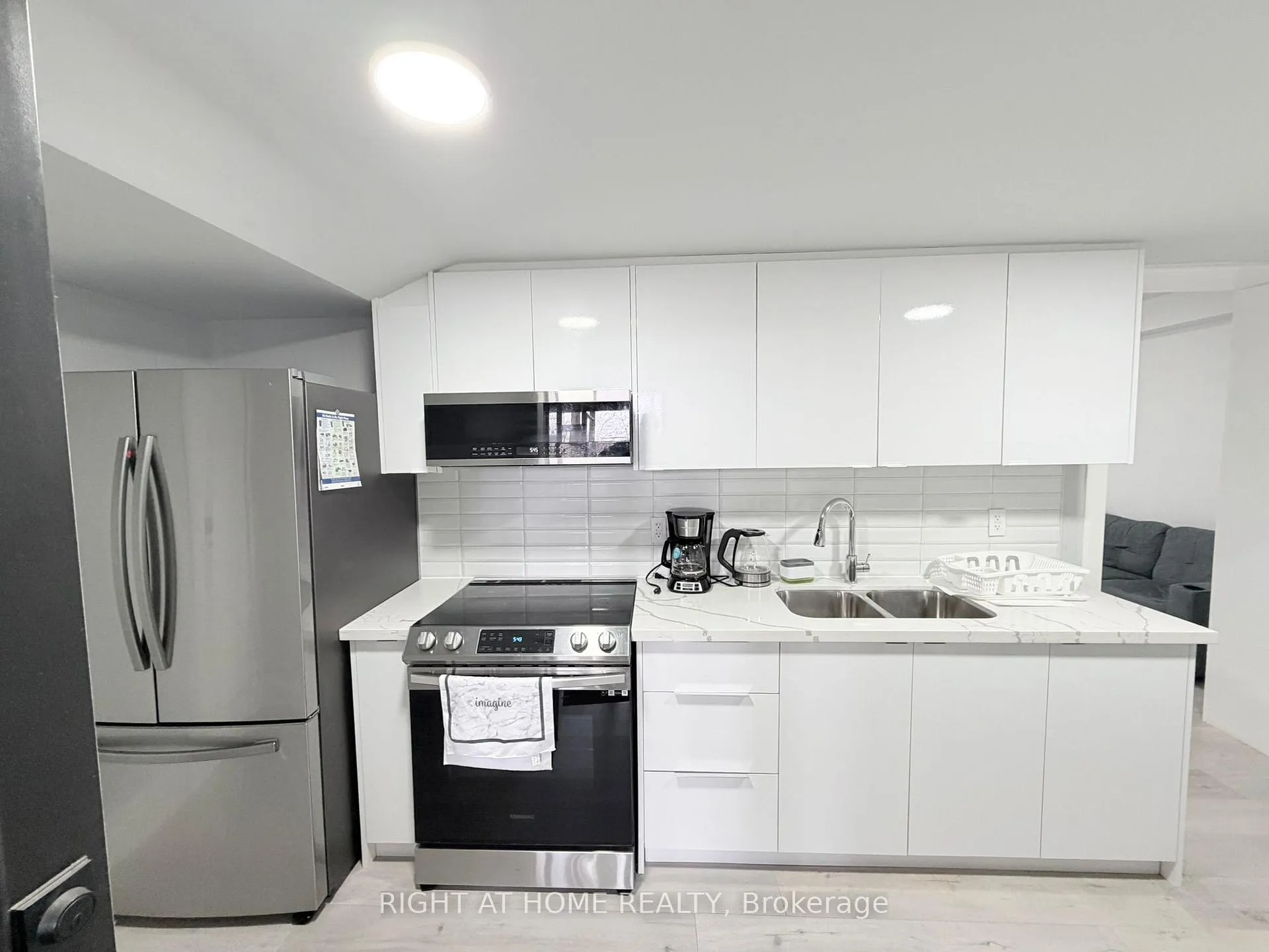 Photo 5 of Unit Lower, 25 Duffield Road E, Etobicoke, Willowridge-Martingrove-Richview — HOMEH