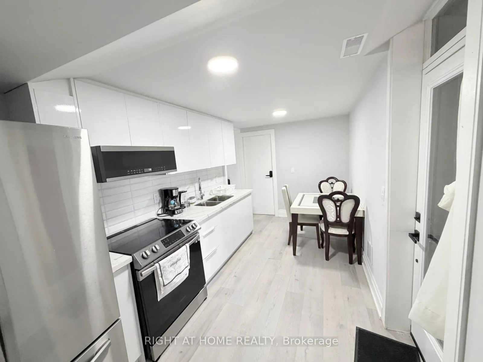 Photo 7 of Unit Lower, 25 Duffield Road E, Etobicoke, Willowridge-Martingrove-Richview — HOMEH