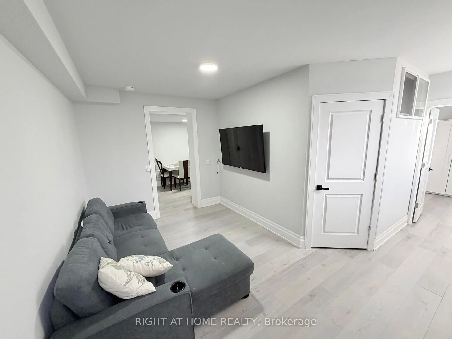 Photo 8 of Unit Lower, 25 Duffield Road E, Etobicoke, Willowridge-Martingrove-Richview — HOMEH