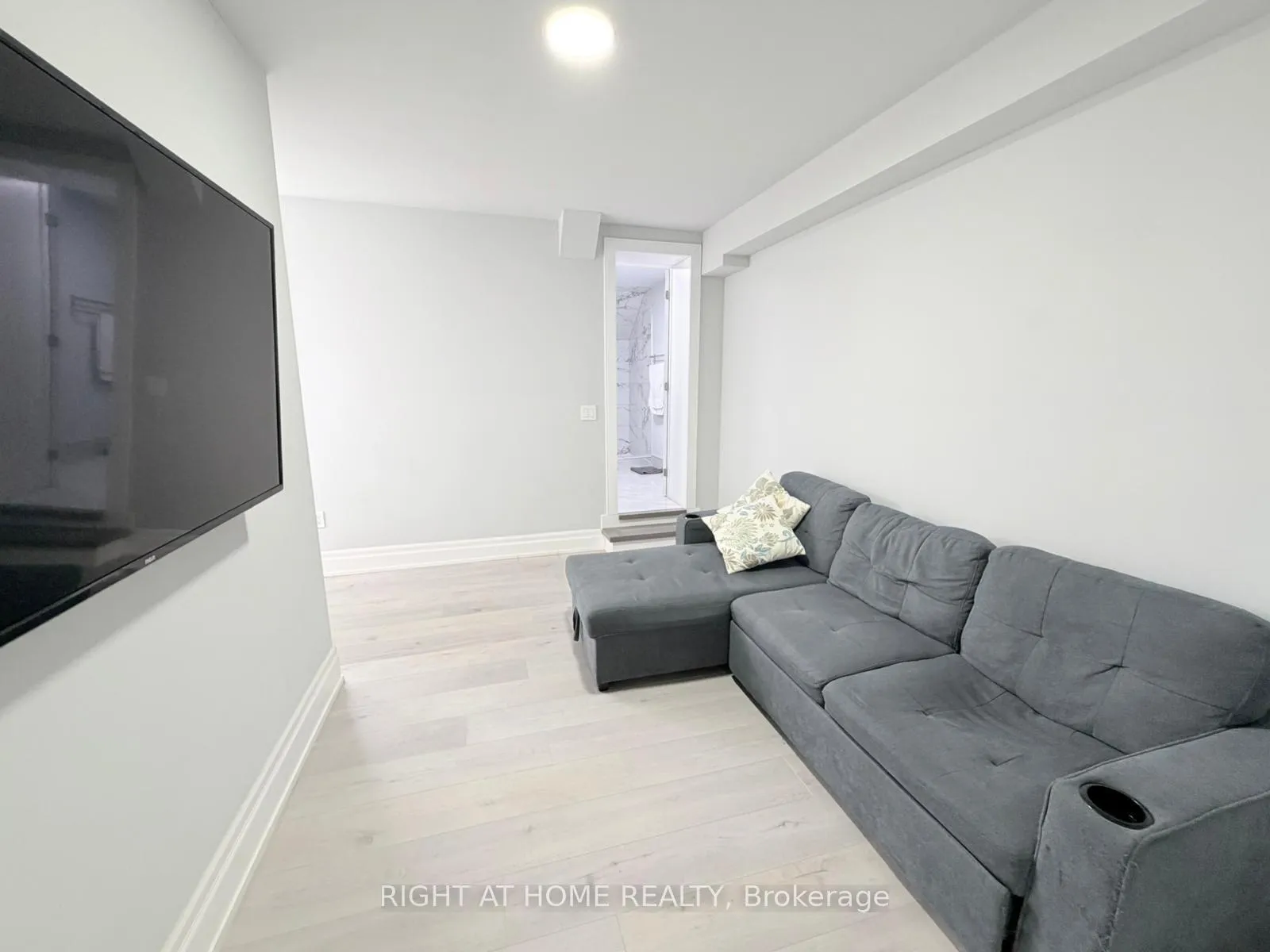 Photo 10 of Unit Lower, 25 Duffield Road E, Etobicoke, Willowridge-Martingrove-Richview — HOMEH