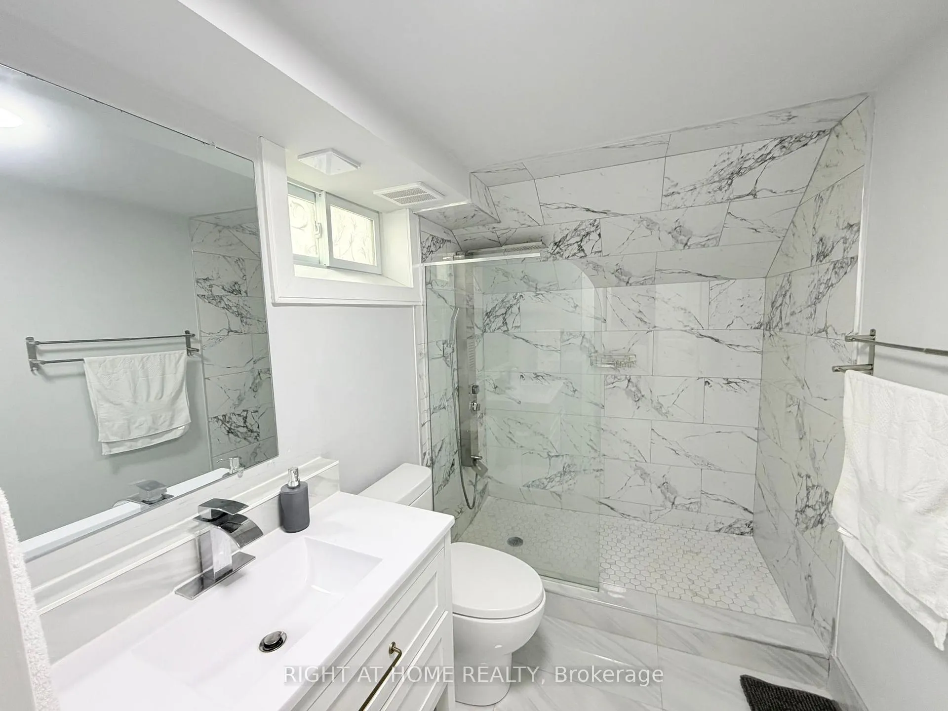 Photo 11 of Unit Lower, 25 Duffield Road E, Etobicoke, Willowridge-Martingrove-Richview — HOMEH