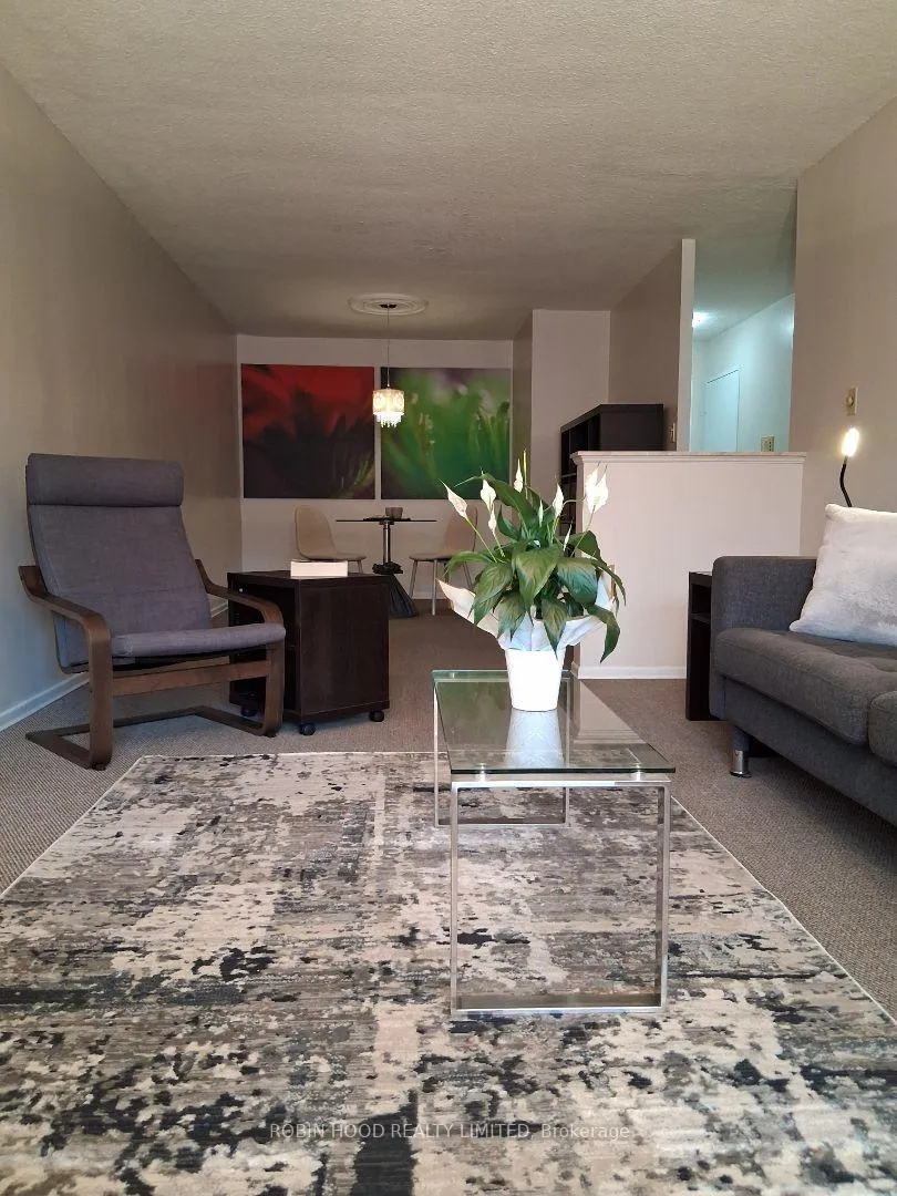 Photo of Unit 605, 975 Warwick Court