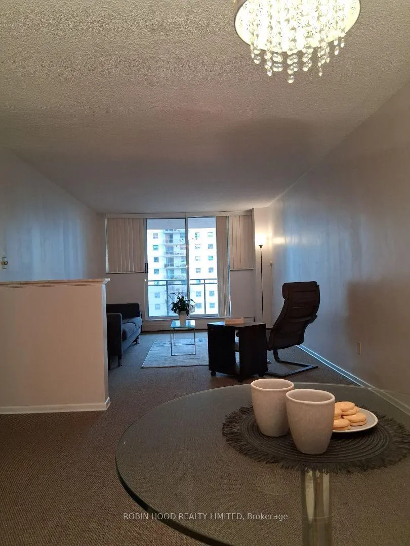 Photo 3 of Unit 605, 975 Warwick Court, Burlington, LaSalle — HOMEH