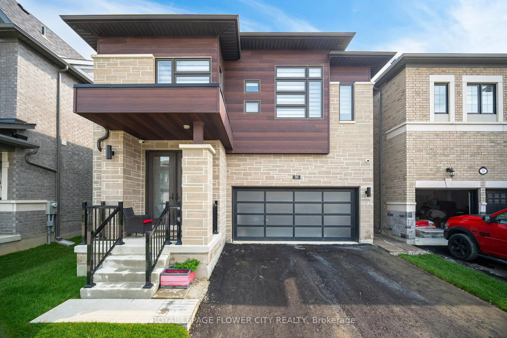 Photo 1 of 36 Icon Street S, Brampton, Sandringham-Wellington North — HOMEH