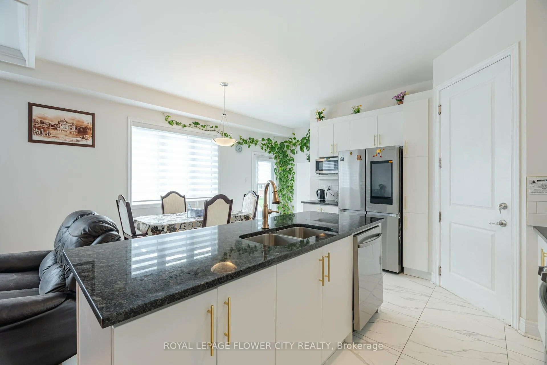 Photo 16 of 36 Icon Street S, Brampton, Sandringham-Wellington North — HOMEH