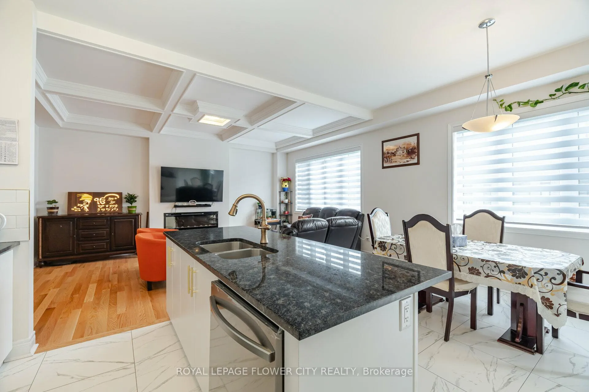 Photo 17 of 36 Icon Street S, Brampton, Sandringham-Wellington North — HOMEH