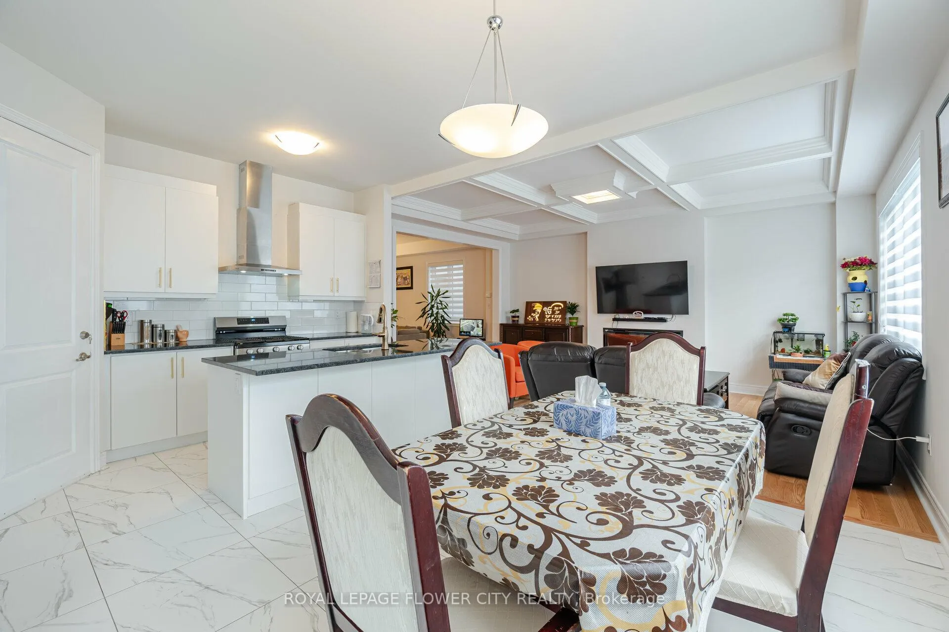 Photo 18 of 36 Icon Street S, Brampton, Sandringham-Wellington North — HOMEH