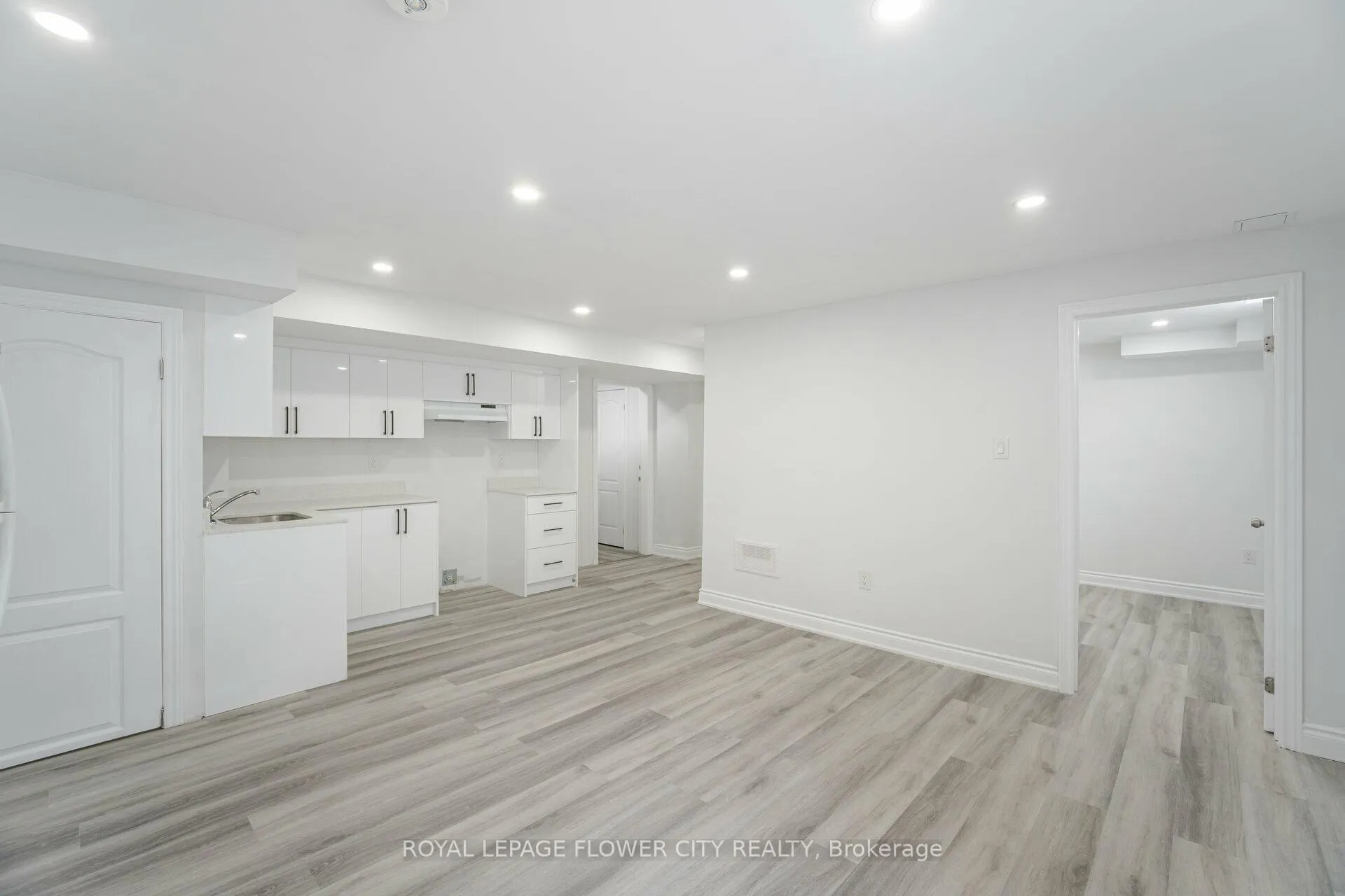 Photo 38 of 36 Icon Street S, Brampton, Sandringham-Wellington North — HOMEH