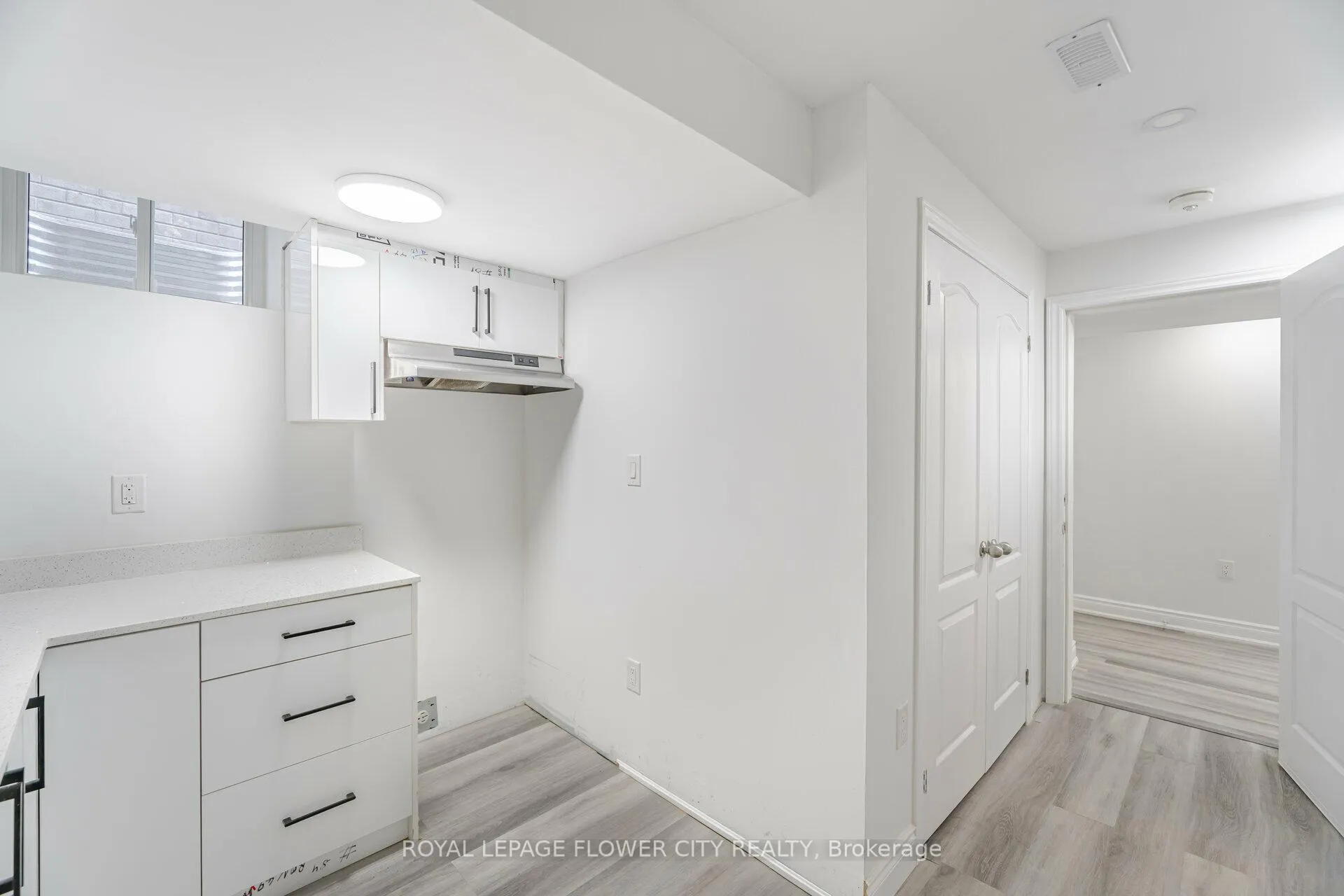 Photo 39 of 36 Icon Street S, Brampton, Sandringham-Wellington North — HOMEH