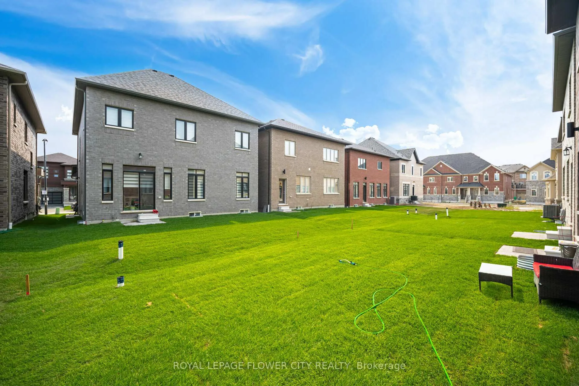Photo 48 of 36 Icon Street S, Brampton, Sandringham-Wellington North — HOMEH