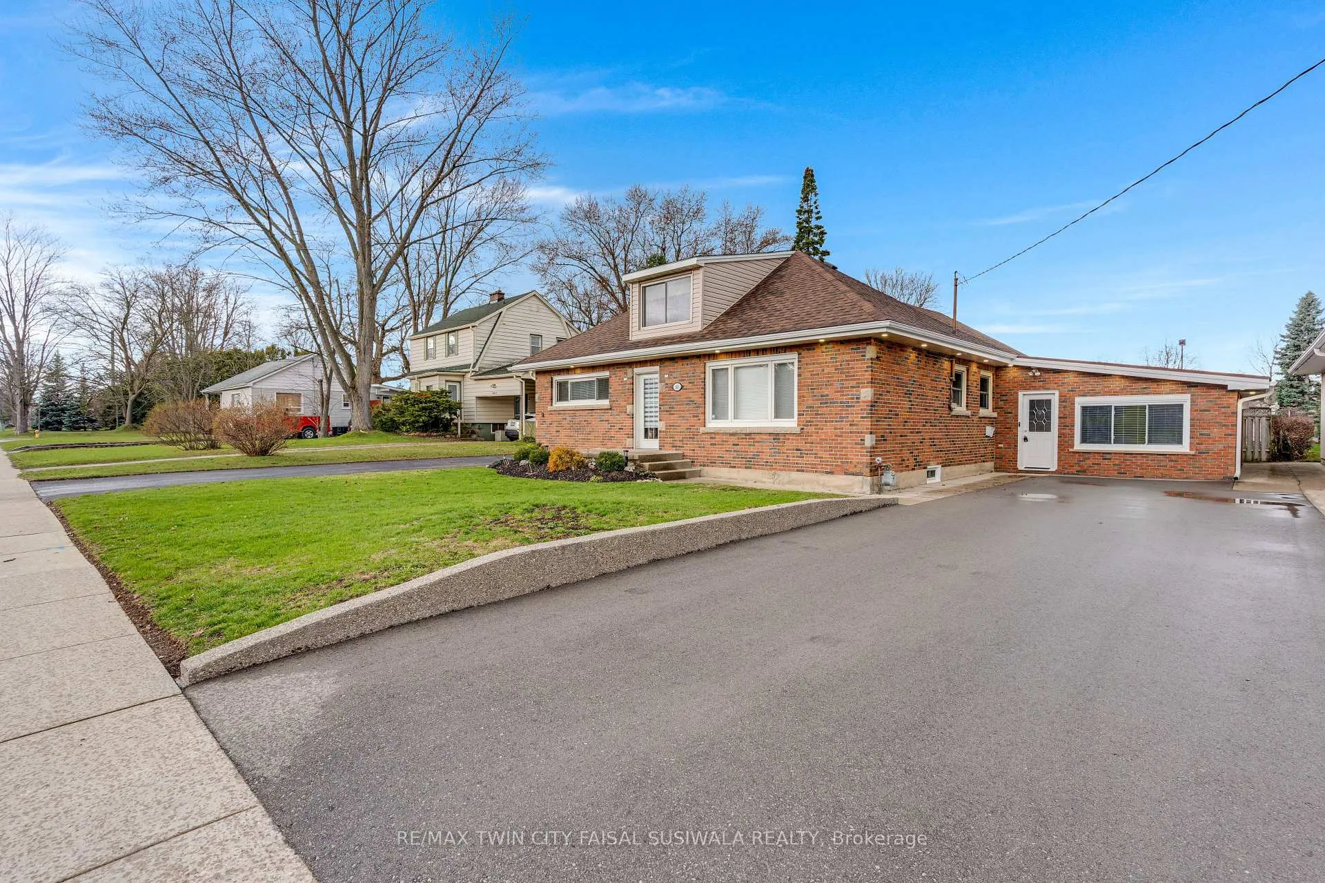 Photo 2 of 83 Dunsdon Street, Brantford — HOMEH