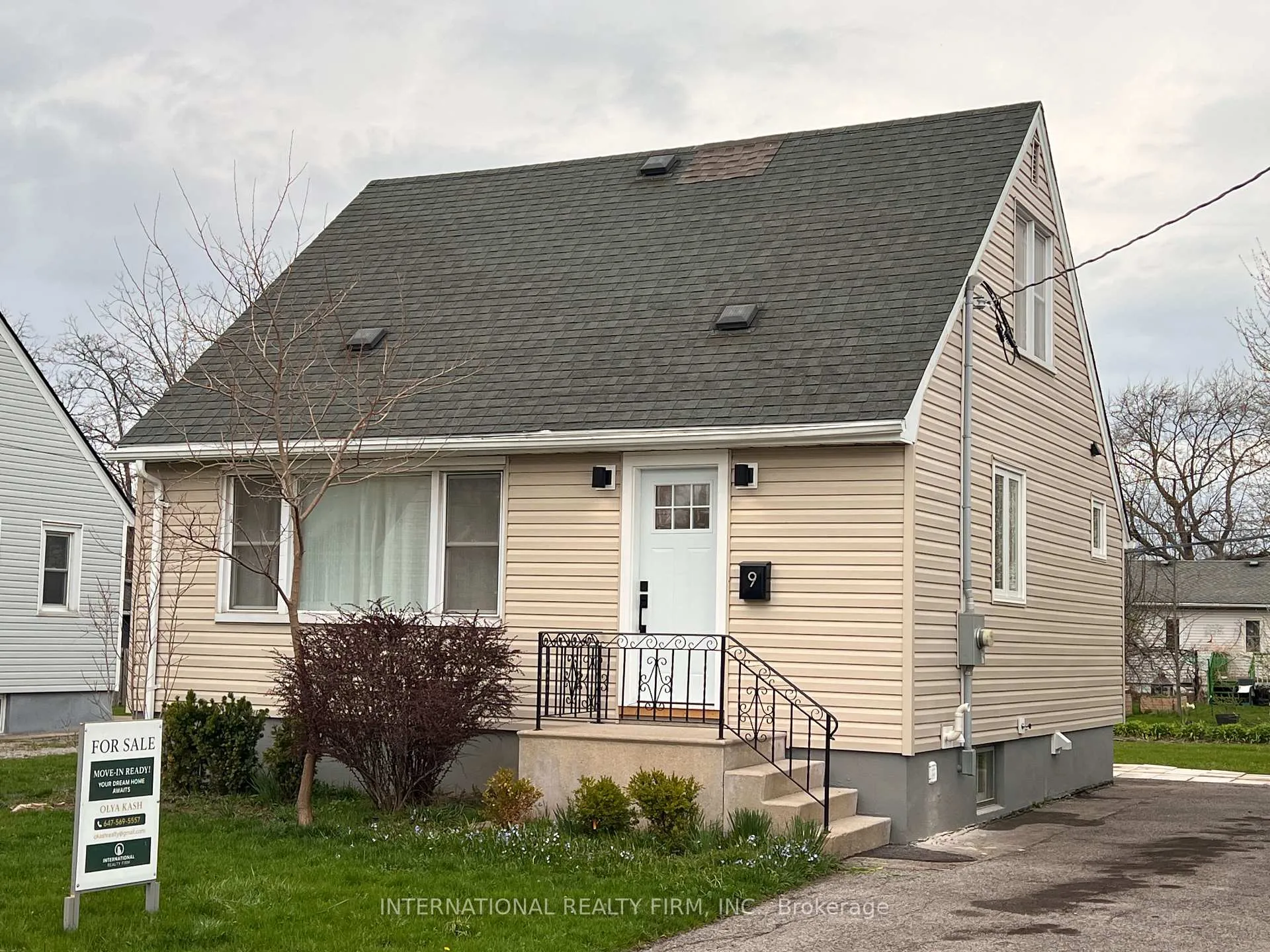 Photo 1 of 9 Admiral Road, St. Catharines, Secord Woods — HOMEH