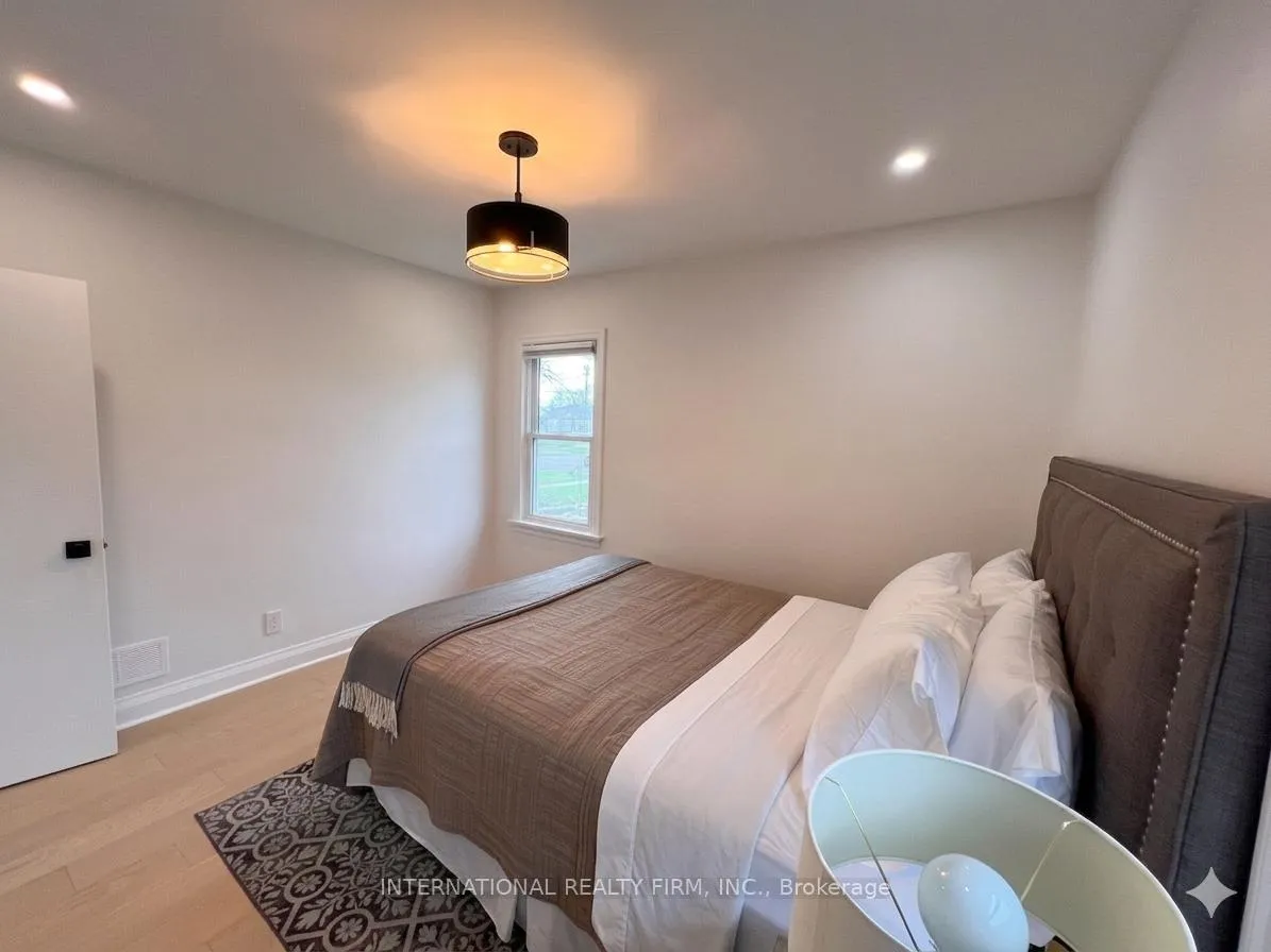 Photo 10 of 9 Admiral Road, St. Catharines, Secord Woods — HOMEH