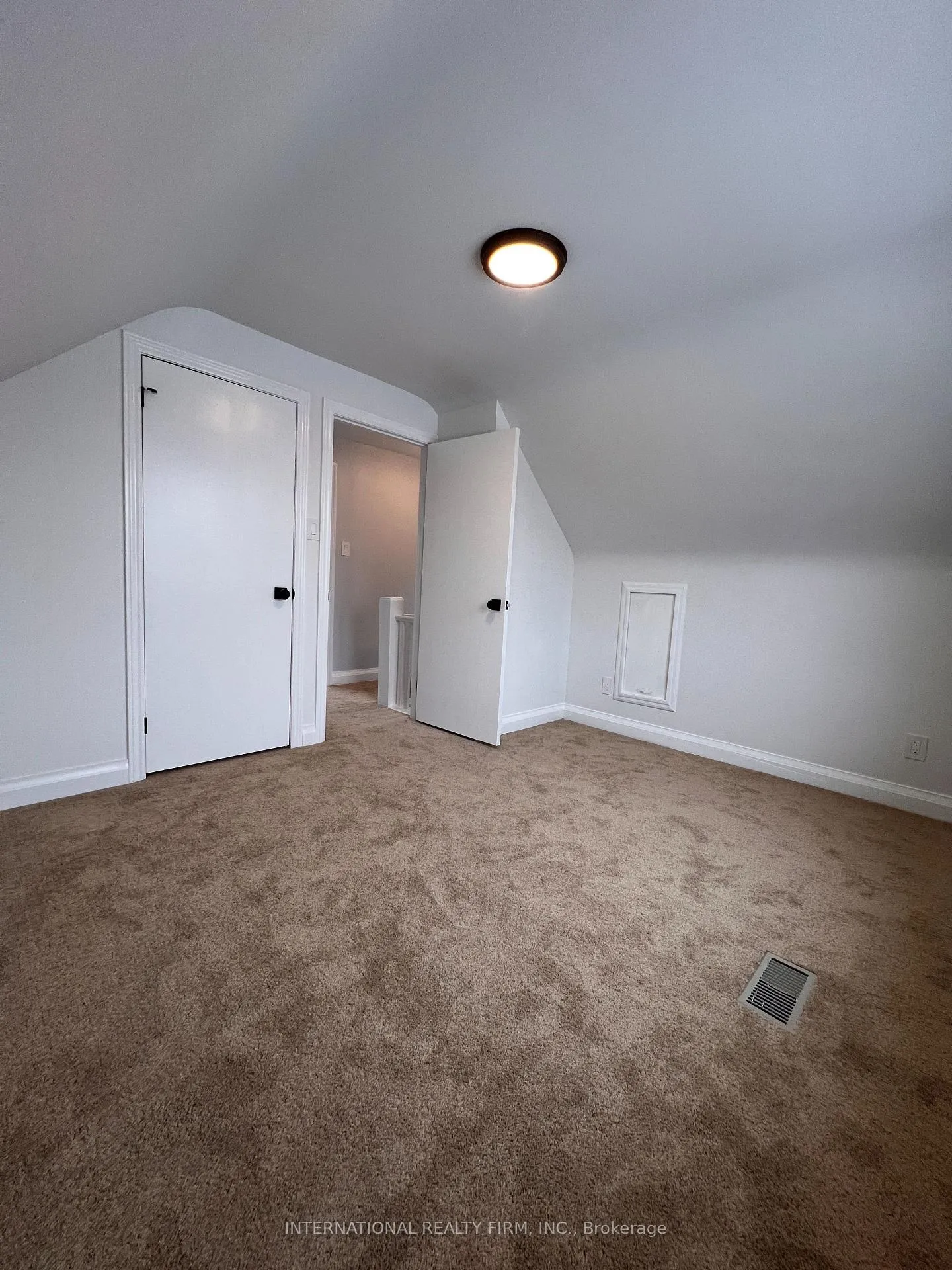 Photo 17 of 9 Admiral Road, St. Catharines, Secord Woods — HOMEH
