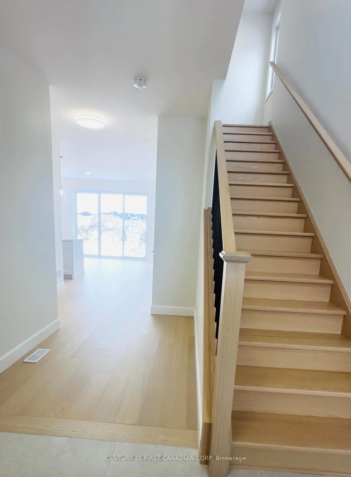 Photo 12 of 844 Gatestone Road, London, South U — HOMEH