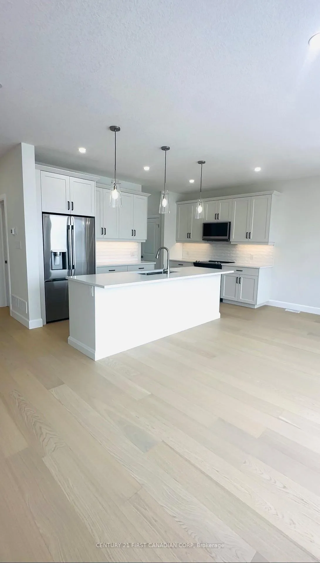 Photo 17 of 844 Gatestone Road, London, South U — HOMEH