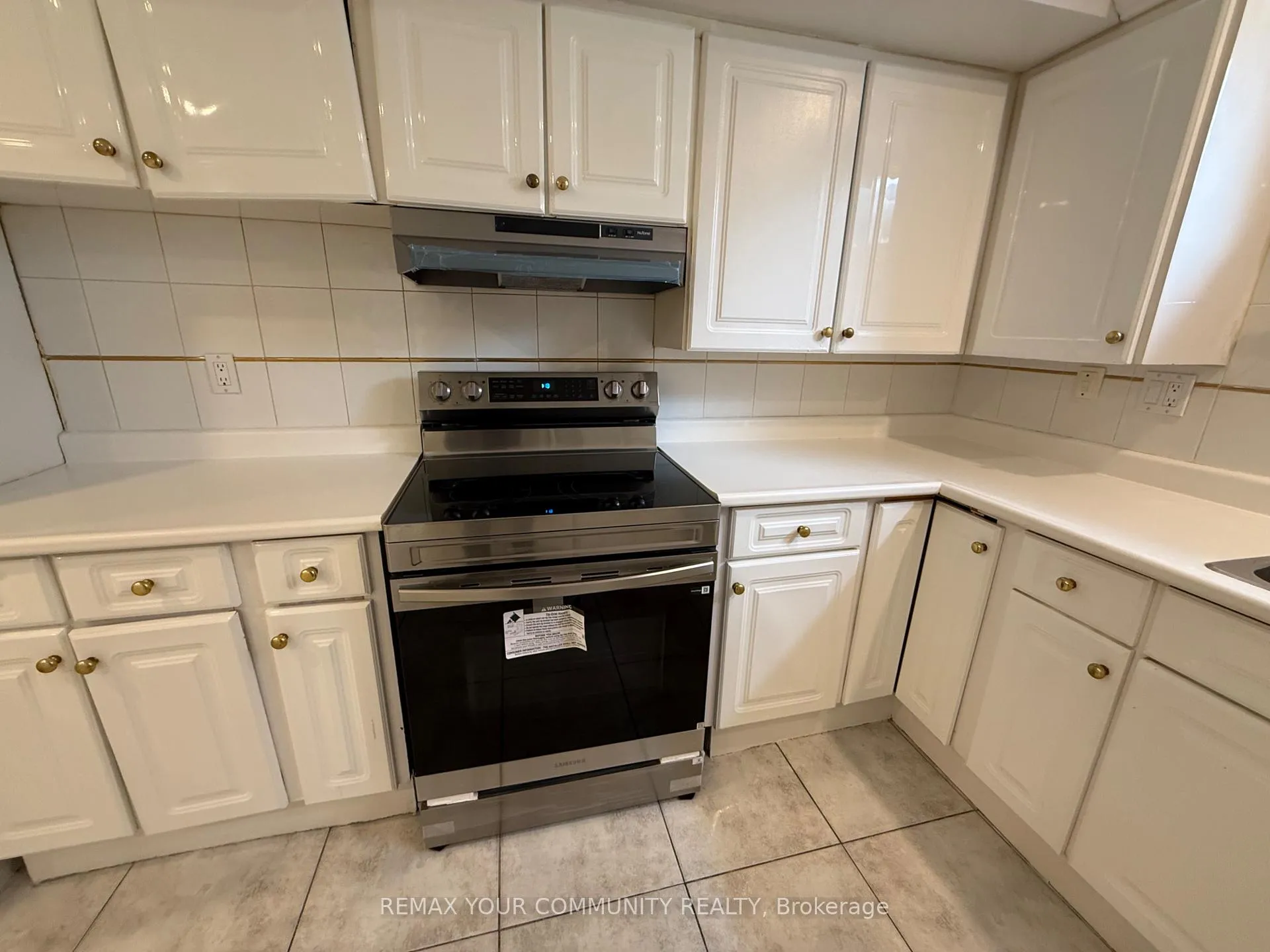 Photo 4 of 103 Wigwoss Drive, Vaughan, East Woodbridge — HOMEH