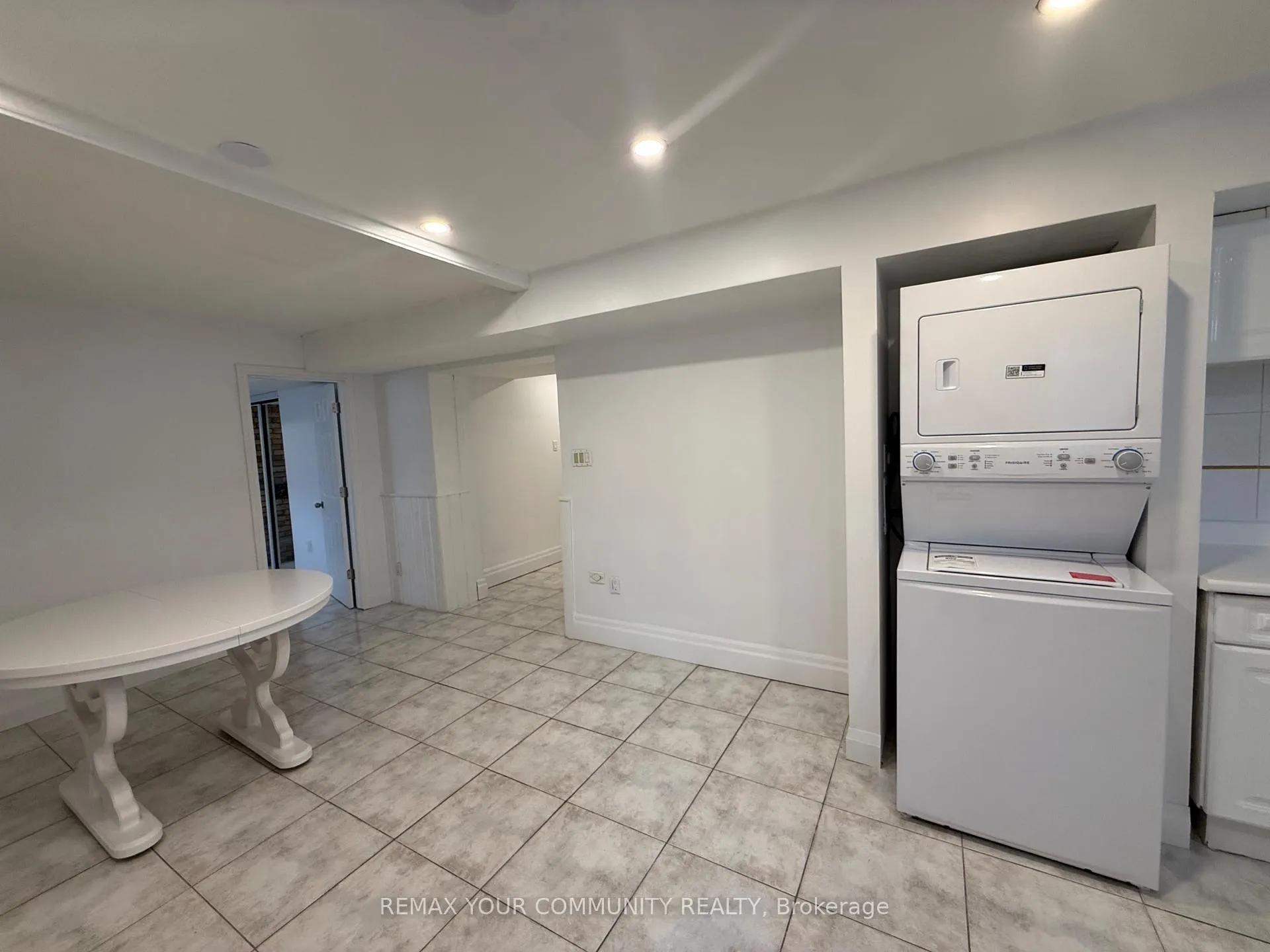 Photo 5 of 103 Wigwoss Drive, Vaughan, East Woodbridge — HOMEH
