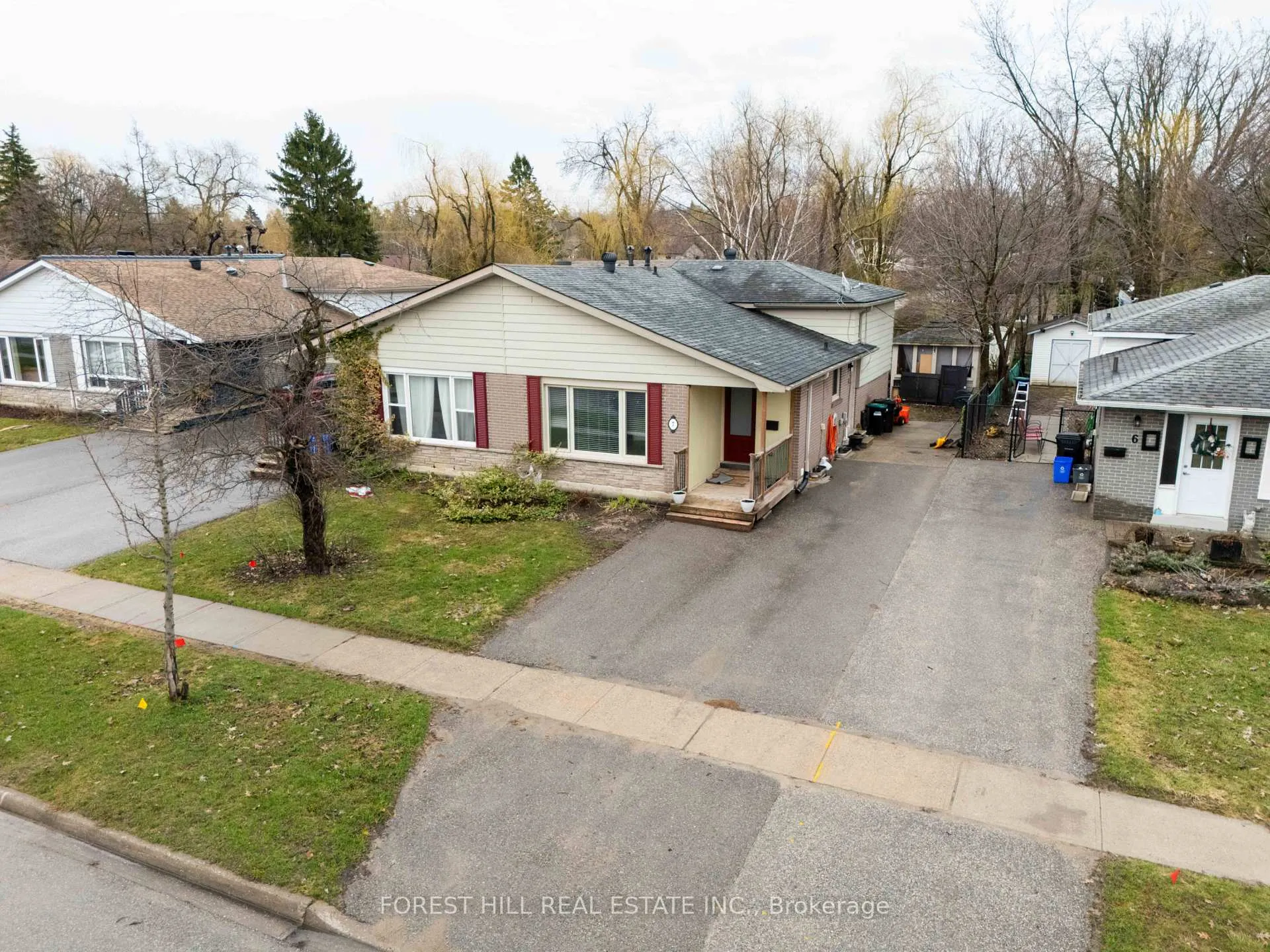 Photo 2 of Unit MAIN, 7 Burbank Pl, Barrie, Wellington — HOMEH