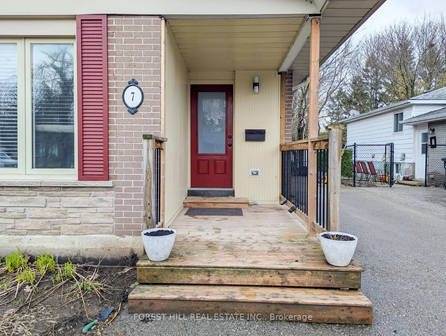 Photo 3 of Unit MAIN, 7 Burbank Pl, Barrie, Wellington — HOMEH