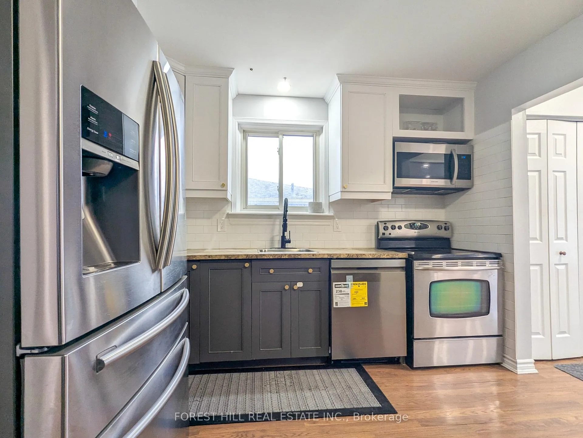 Photo 10 of Unit MAIN, 7 Burbank Pl, Barrie, Wellington — HOMEH