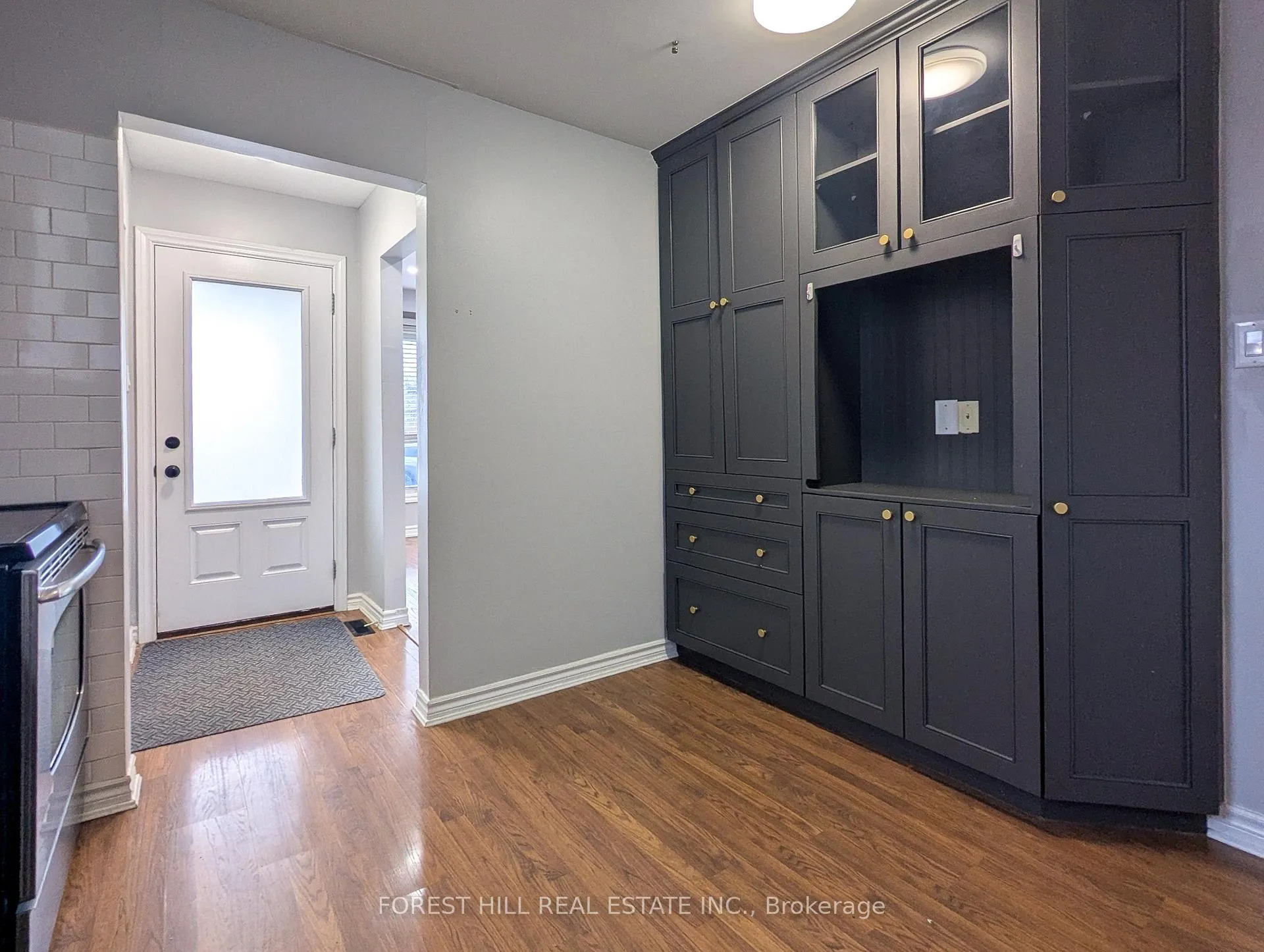 Photo 12 of Unit MAIN, 7 Burbank Pl, Barrie, Wellington — HOMEH