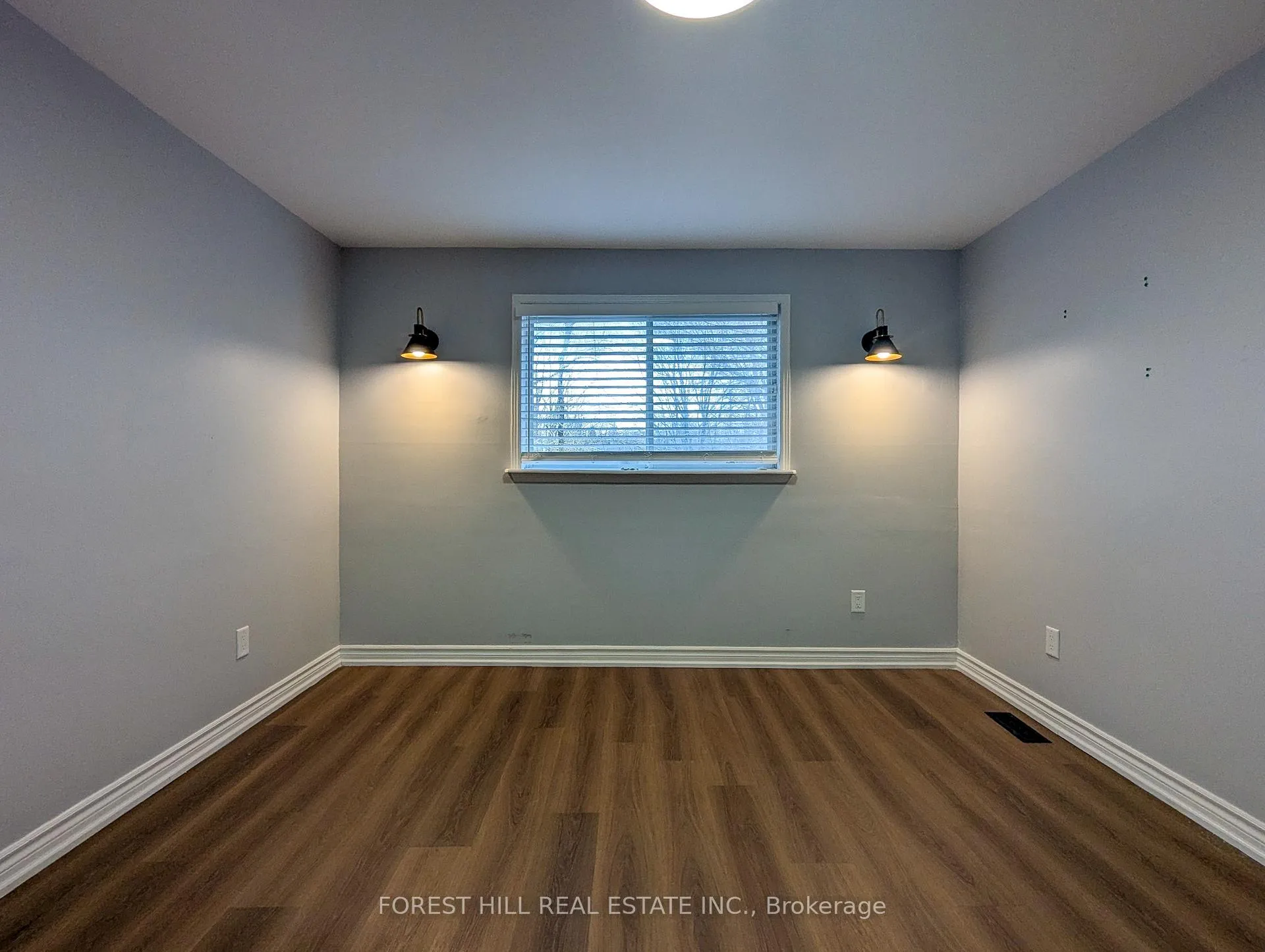 Photo 15 of Unit MAIN, 7 Burbank Pl, Barrie, Wellington — HOMEH