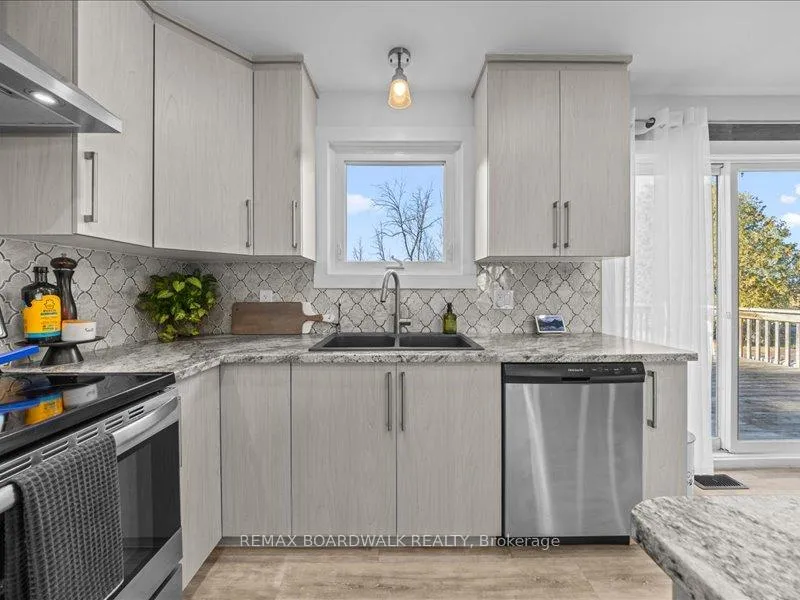 Photo 12 of 2462 Dunning Road, Ottawa, Cumberland West — HOMEH