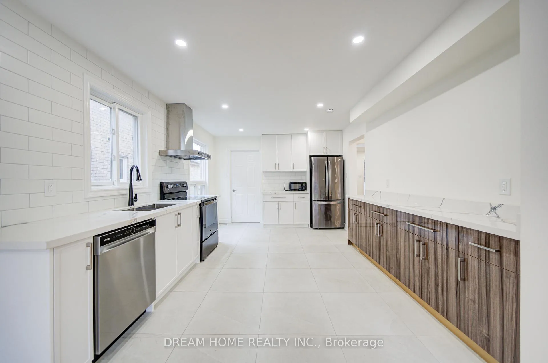 Photo 6 of 10 Karen Miles Crescent, Markham, Middlefield — HOMEH