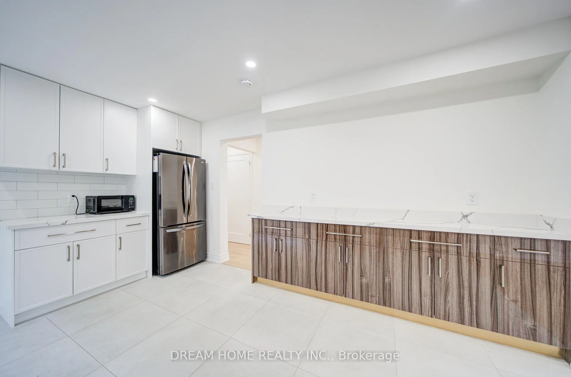 Photo 8 of 10 Karen Miles Crescent, Markham, Middlefield — HOMEH