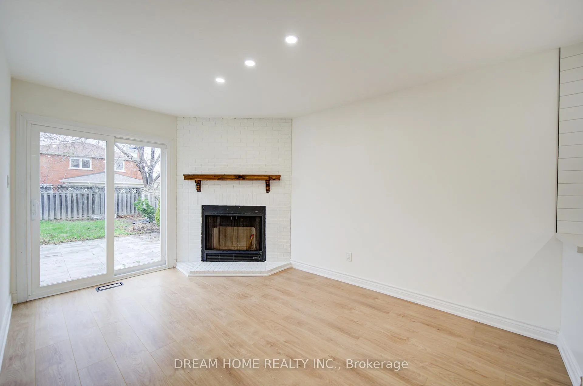 Photo 10 of 10 Karen Miles Crescent, Markham, Middlefield — HOMEH