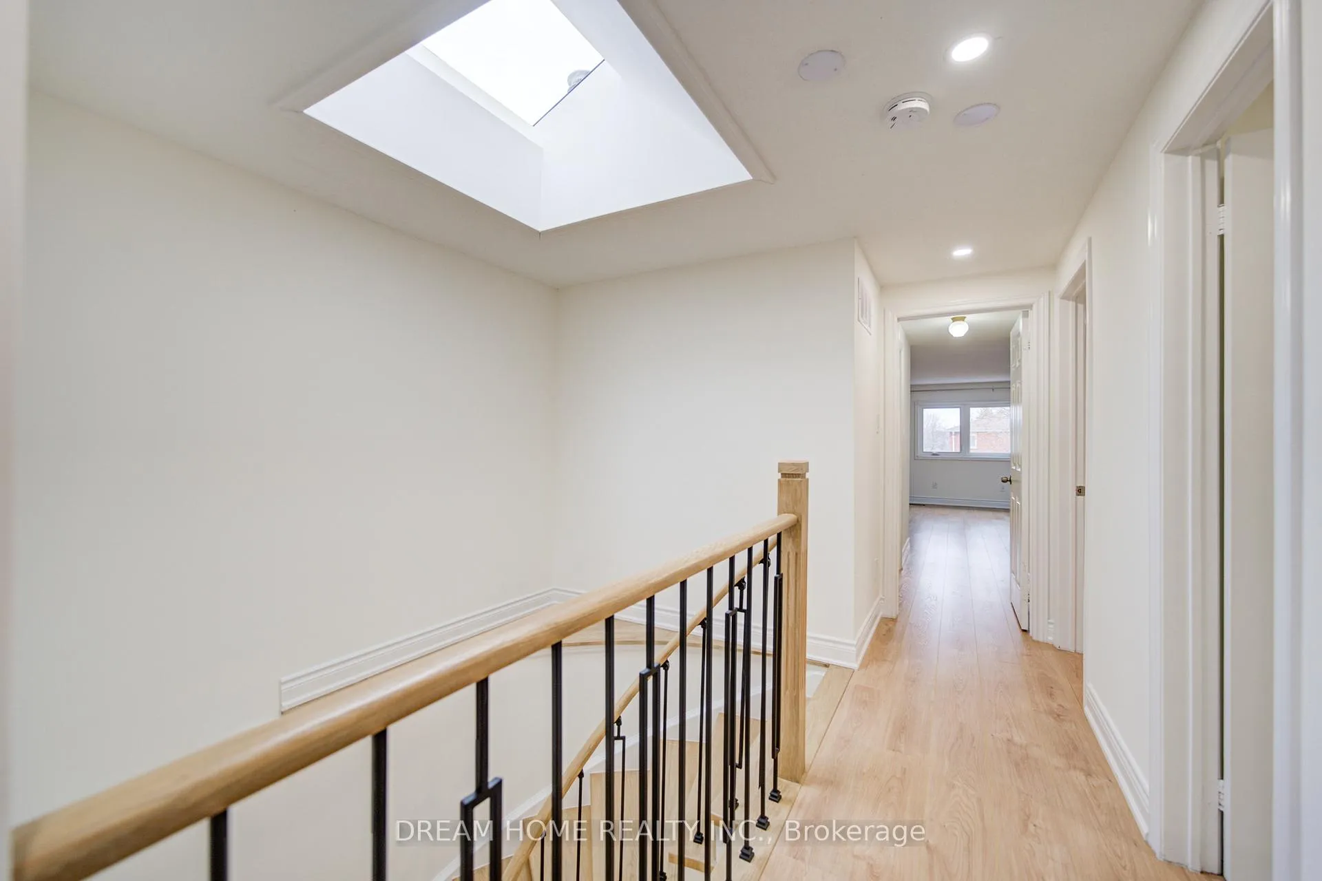 Photo 13 of 10 Karen Miles Crescent, Markham, Middlefield — HOMEH
