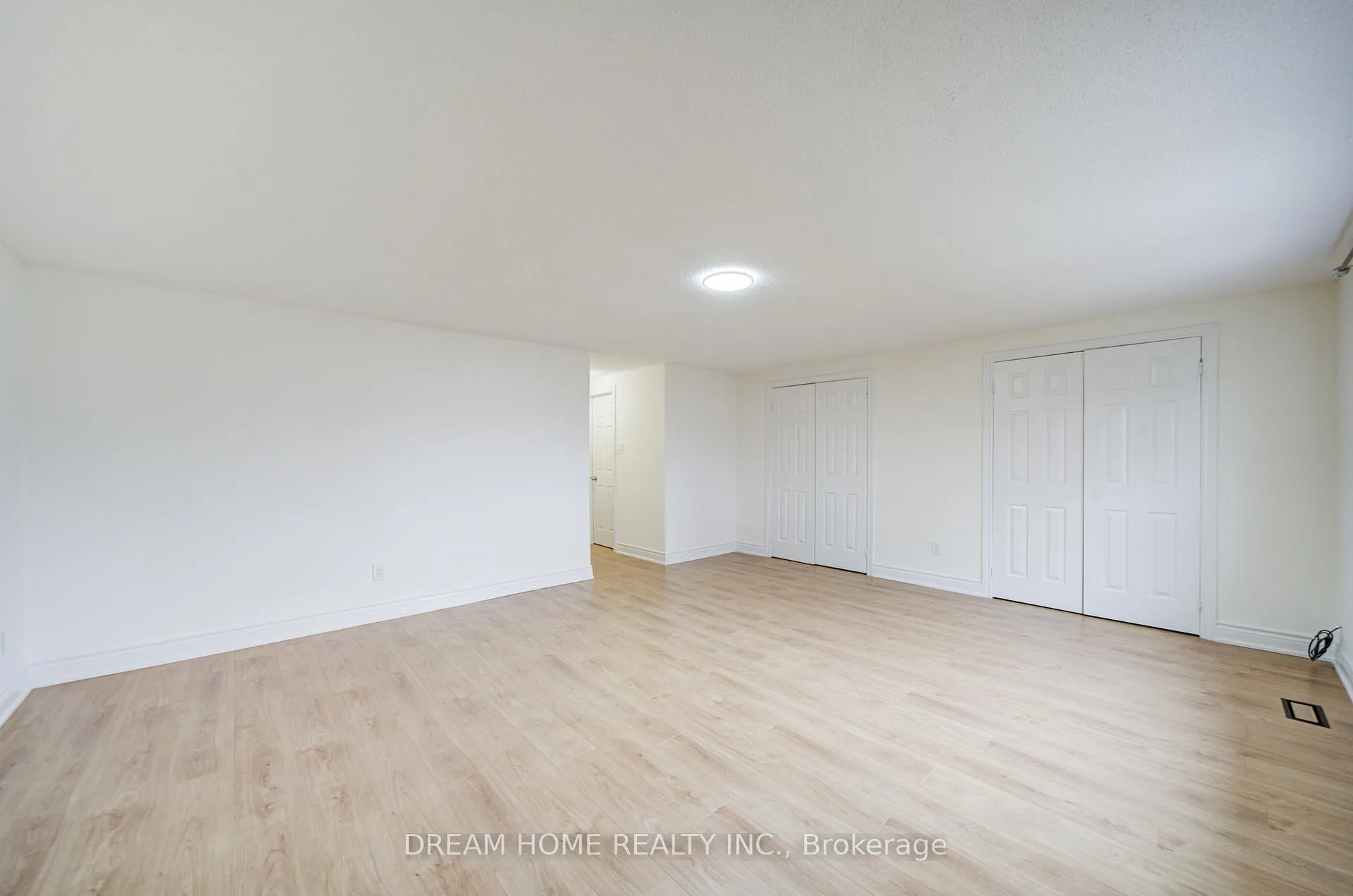 Photo 15 of 10 Karen Miles Crescent, Markham, Middlefield — HOMEH
