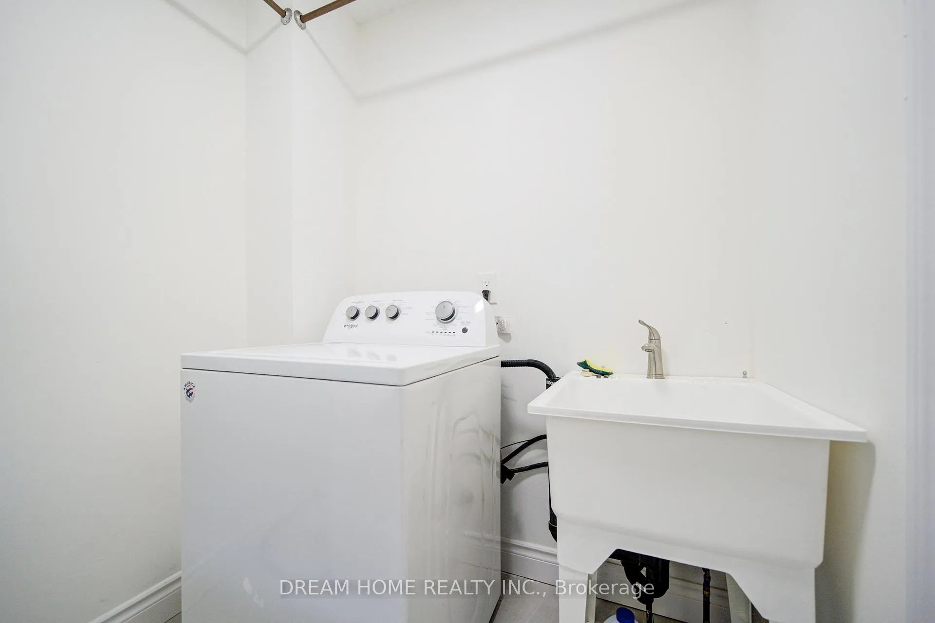 Photo 25 of 10 Karen Miles Crescent, Markham, Middlefield — HOMEH