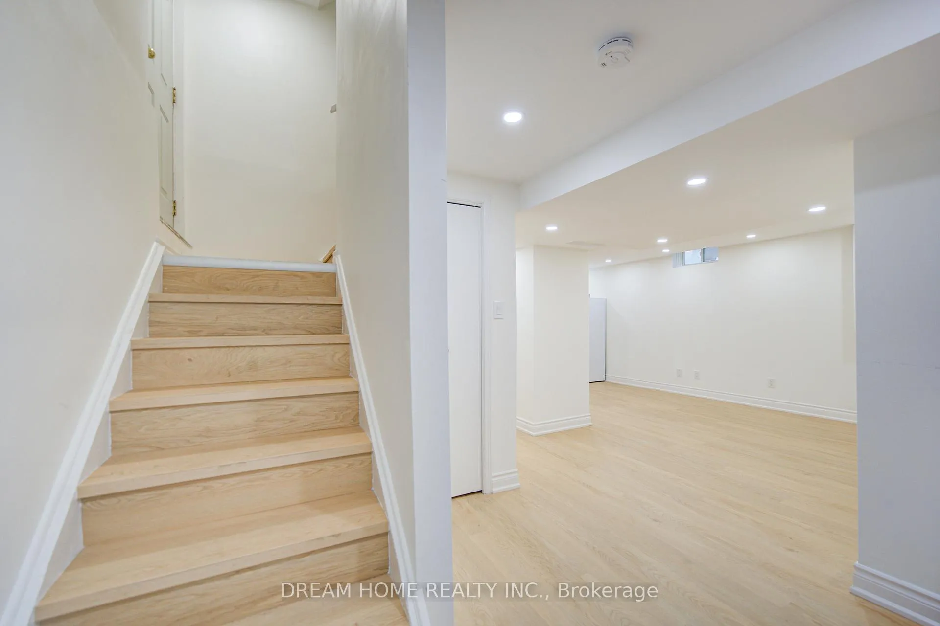 Photo 26 of 10 Karen Miles Crescent, Markham, Middlefield — HOMEH